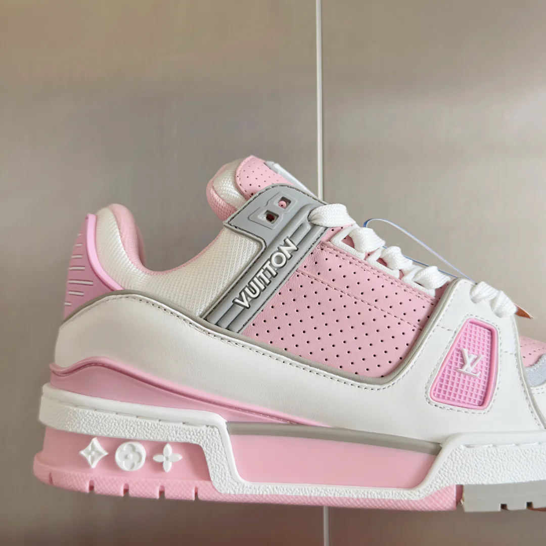 Кроссовки Женские Louis Vuitton 10646324