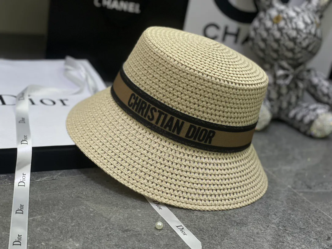 Головные Уборы Christian Dior 17810489