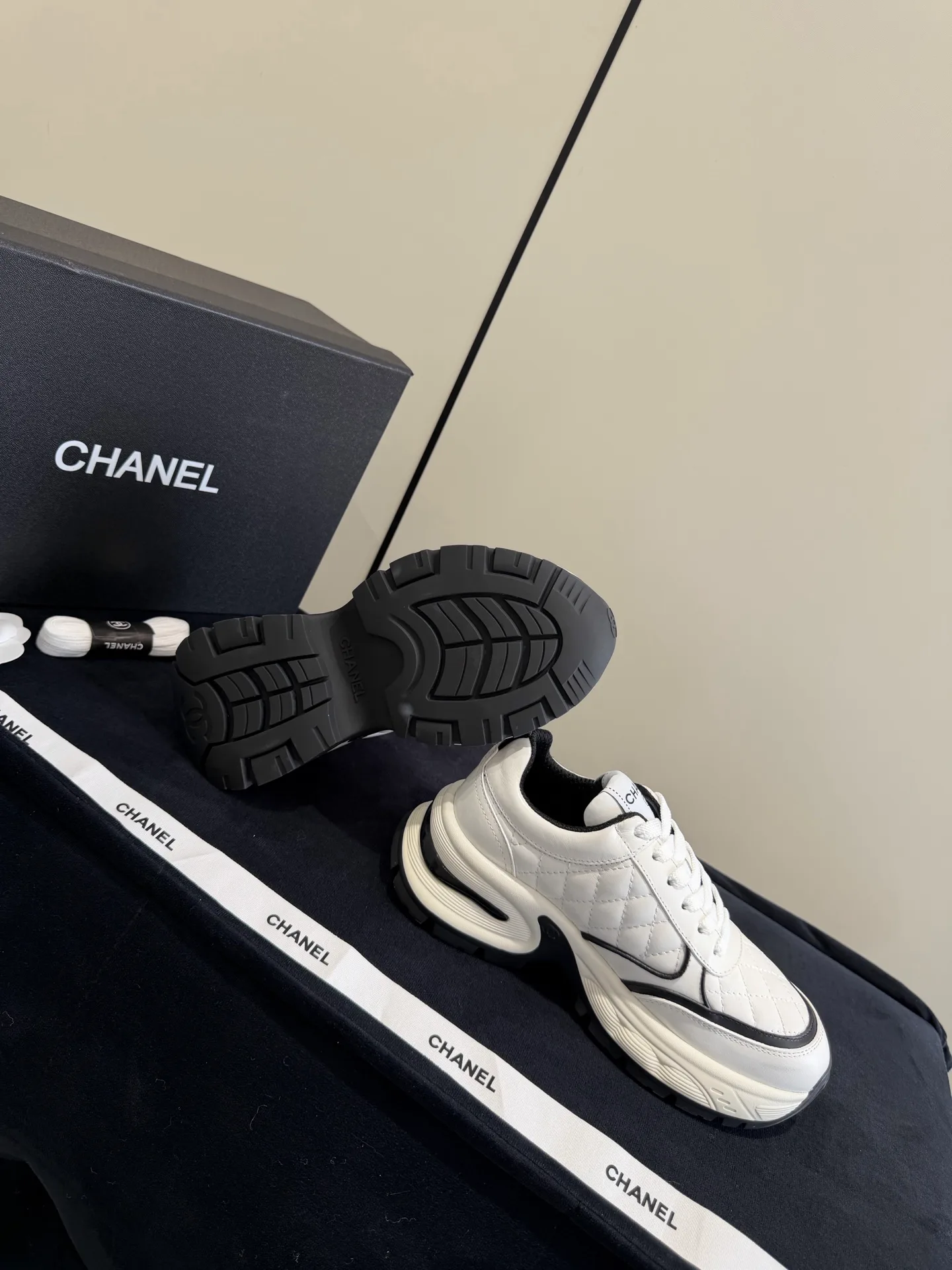 Кроссовки Женские Chanel 19270948