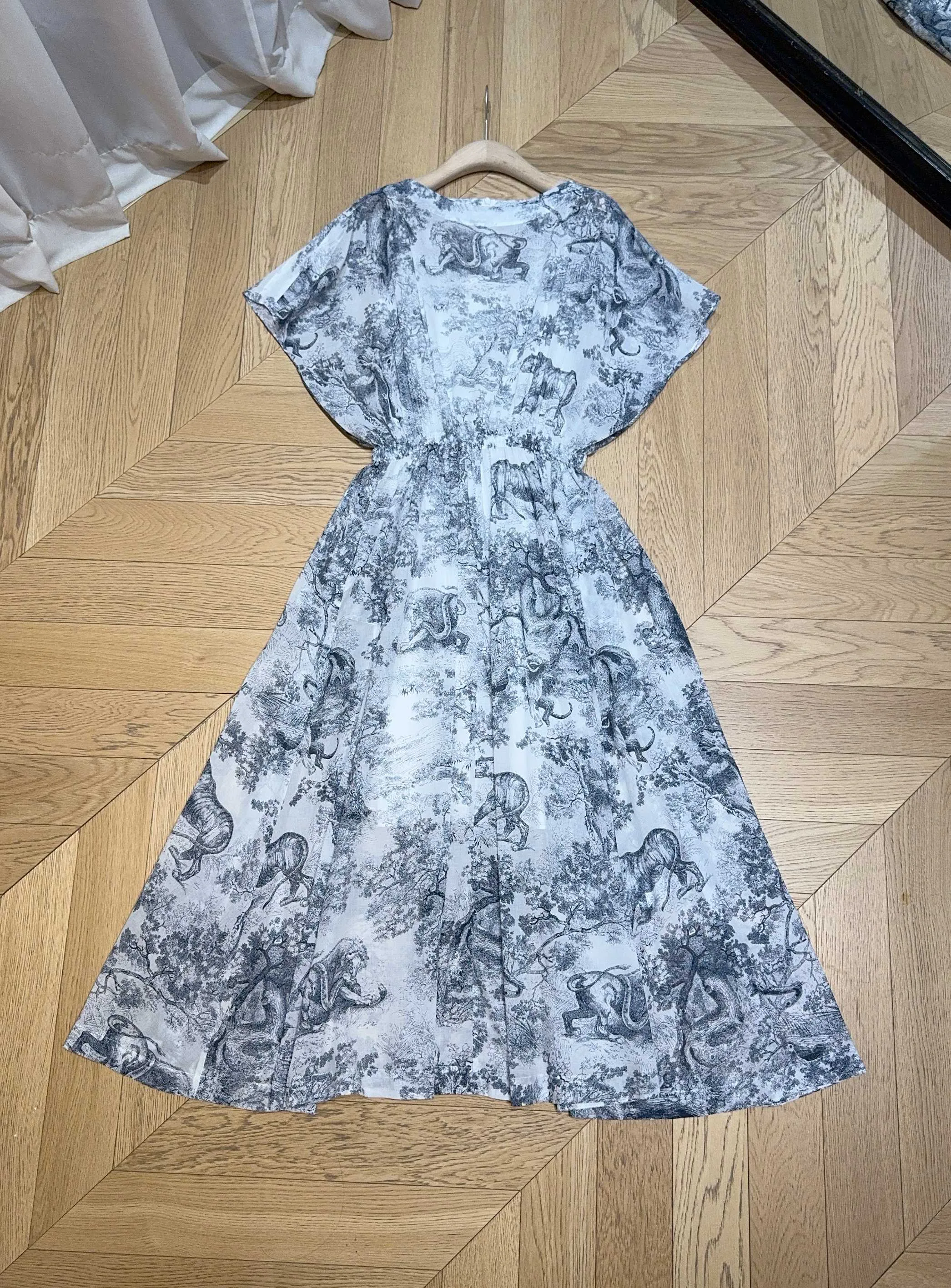 Платья Женские Christian Dior 17290290