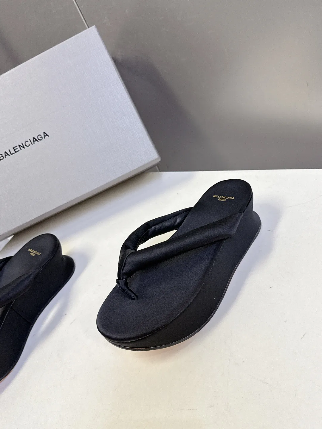 Шлепанцы Женские Balenciaga 14709515