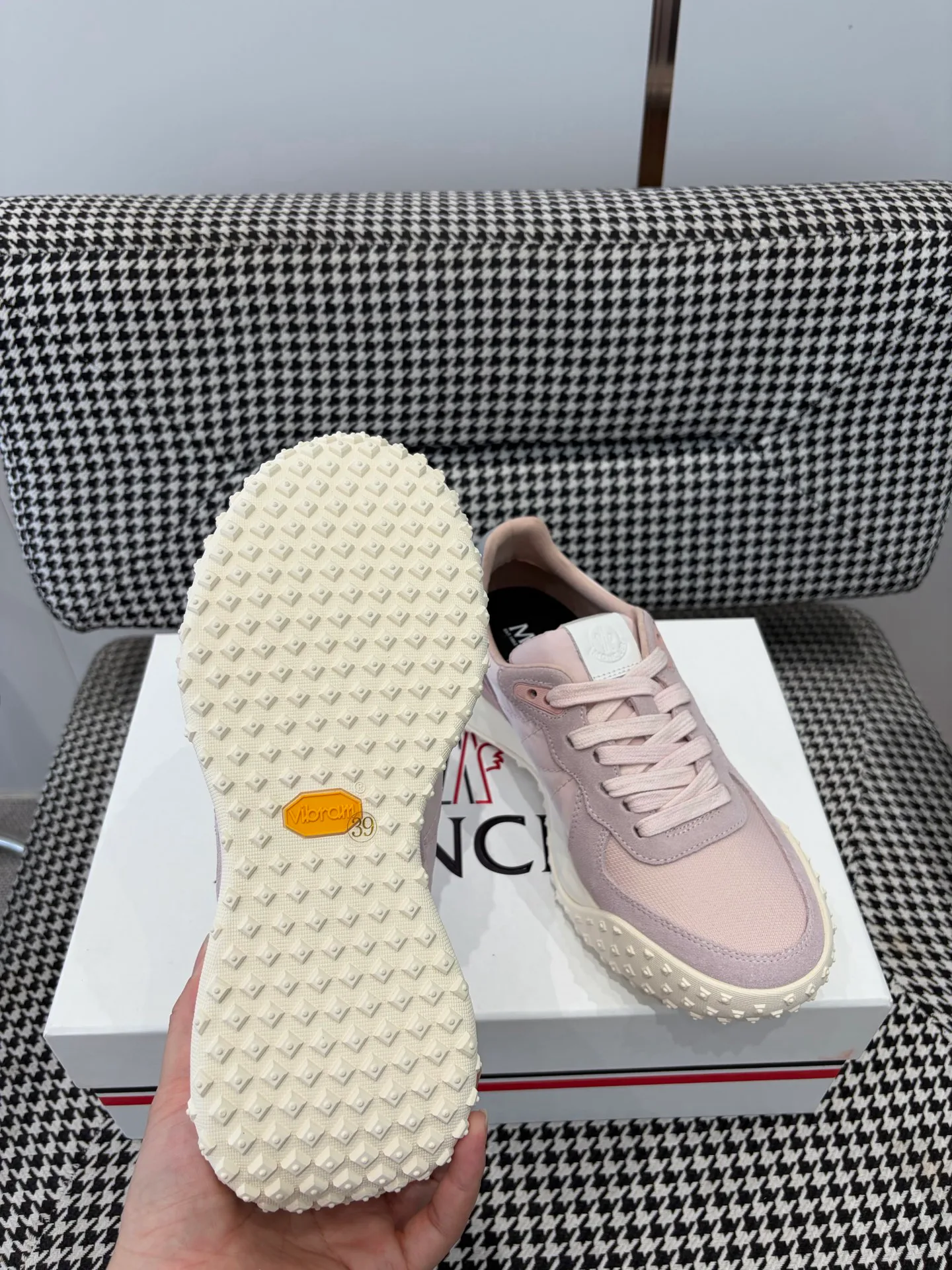 Кроссовки Женские Moncler 19081256