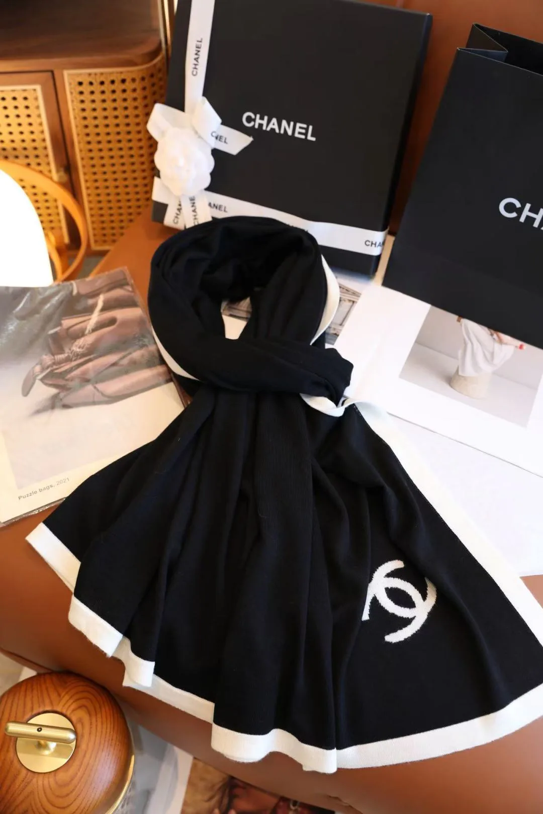 Шарфы Chanel 18127779