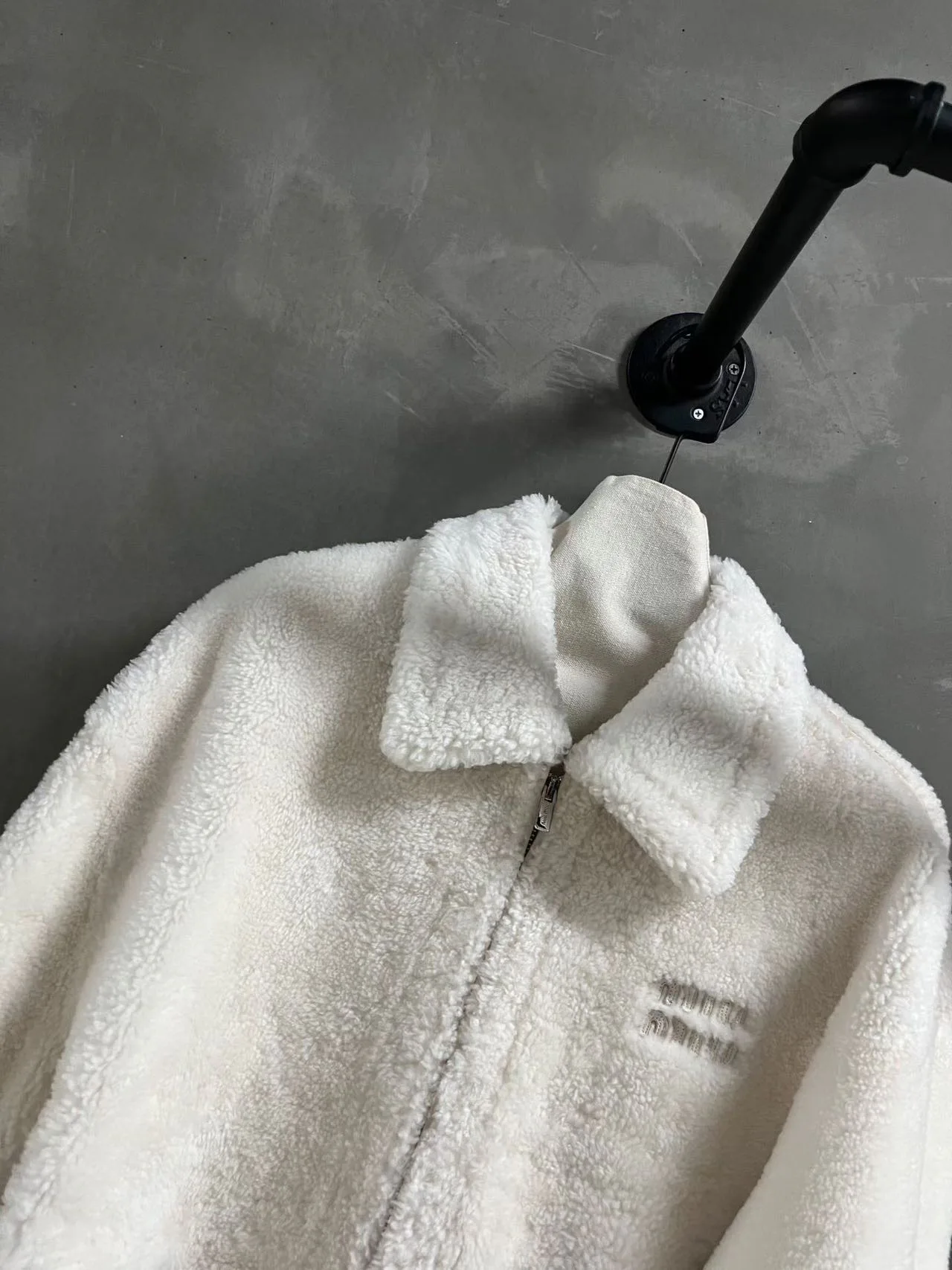 Кожаные Куртки И Дублёнки Женские Miu Miu 150196