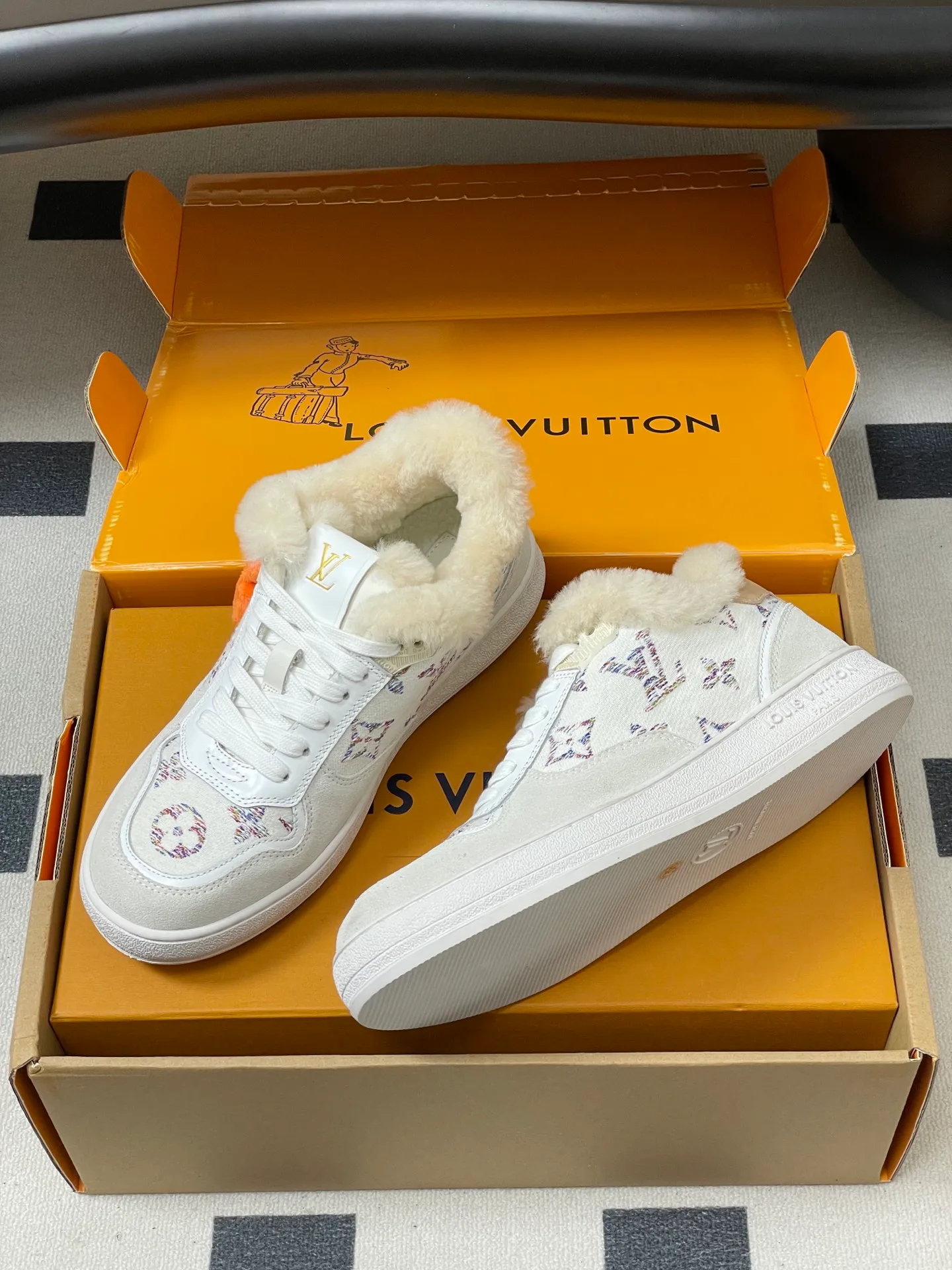 Кроссовки Женские Louis Vuitton 1706465
