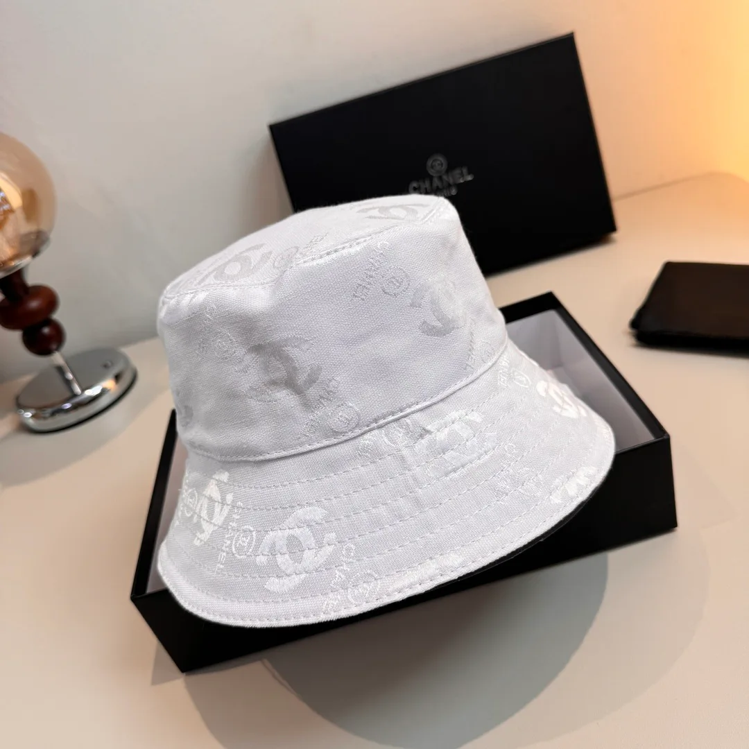 Головные Уборы Chanel 12647129