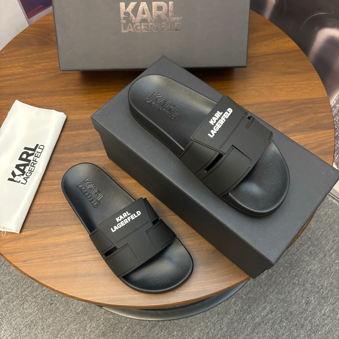Шлепанцы Женские Karl Lagerfeld 11001531