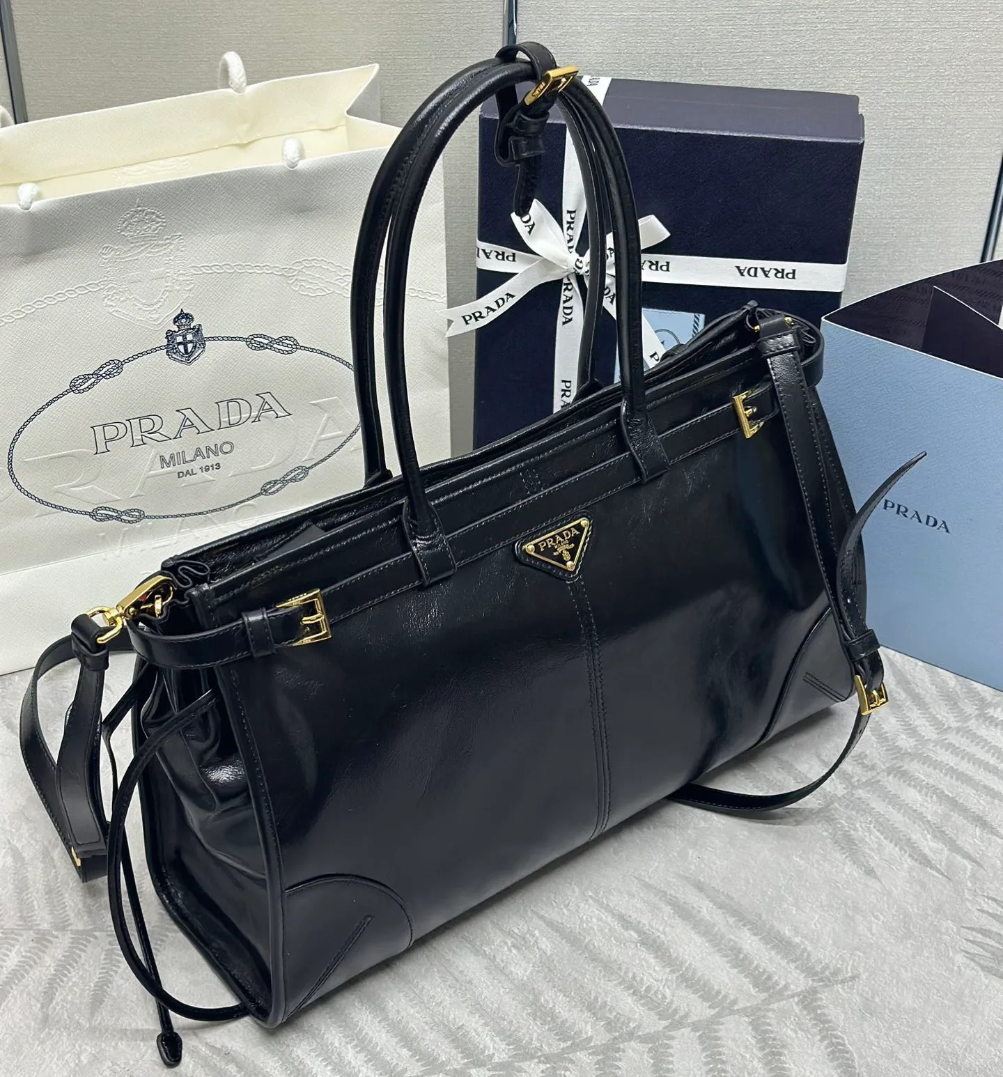 Классические Сумки Женские Prada 11462548