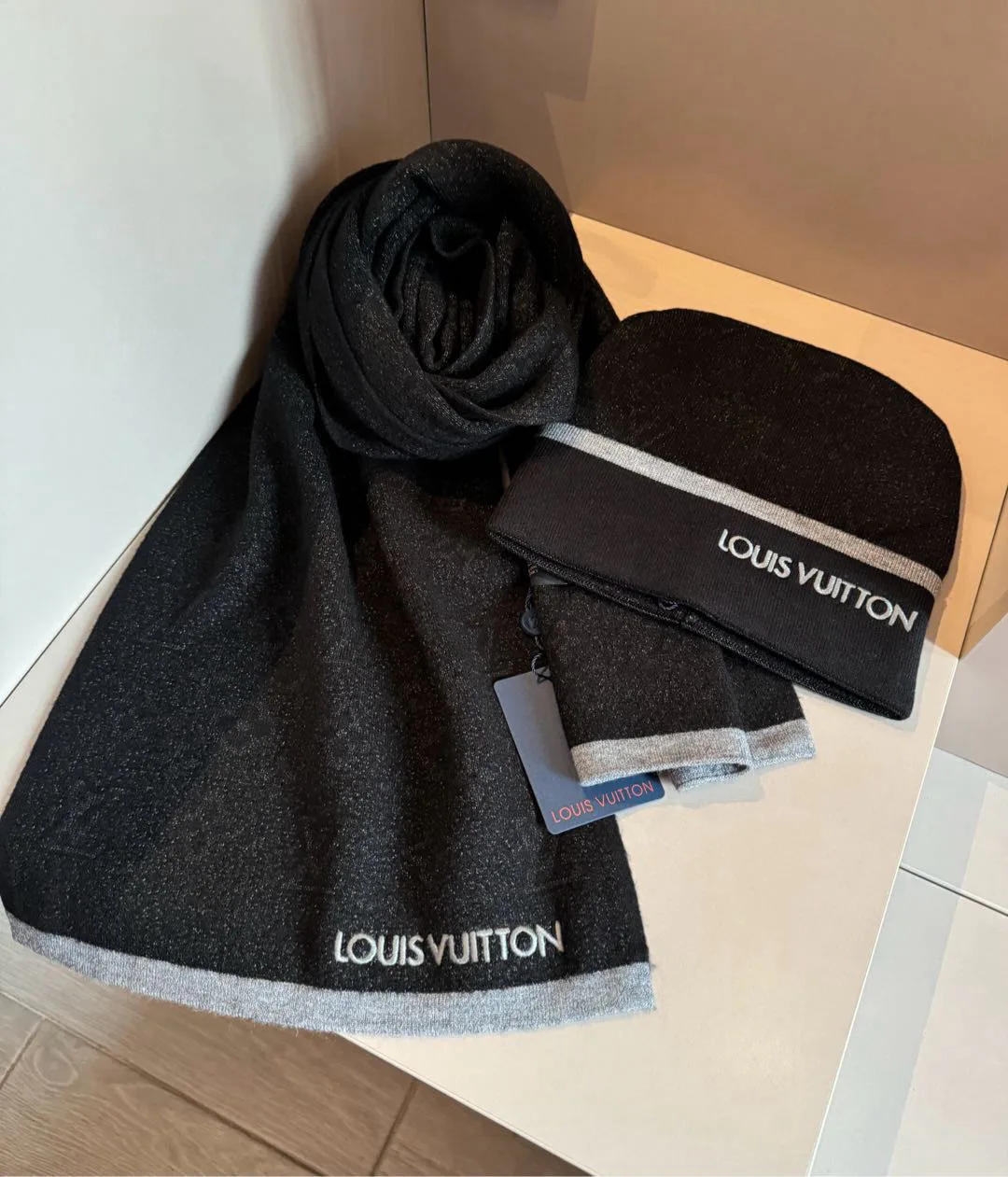 Шарфы Louis Vuitton 613404