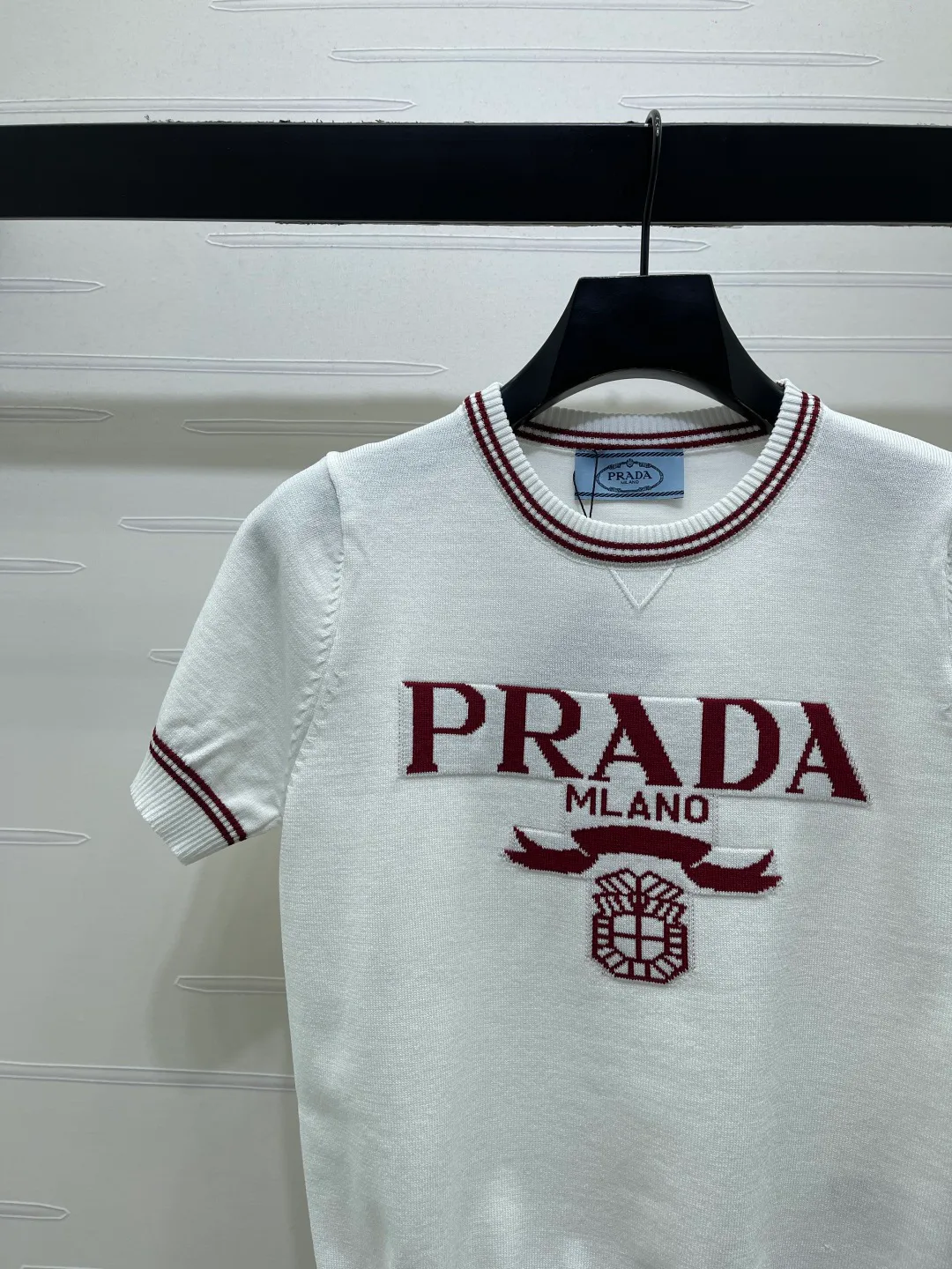 Футболки Женские Prada 17612757