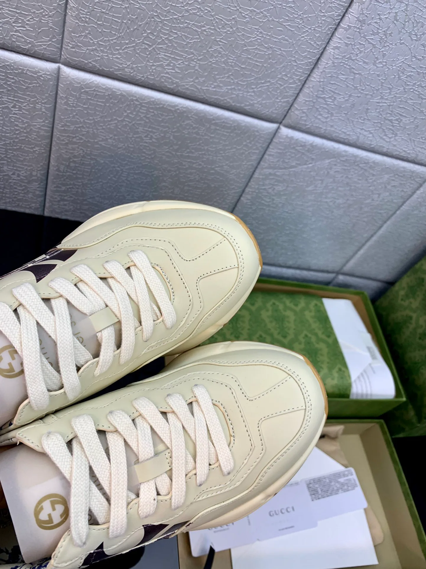Кроссовки Женские Gucci 13080124