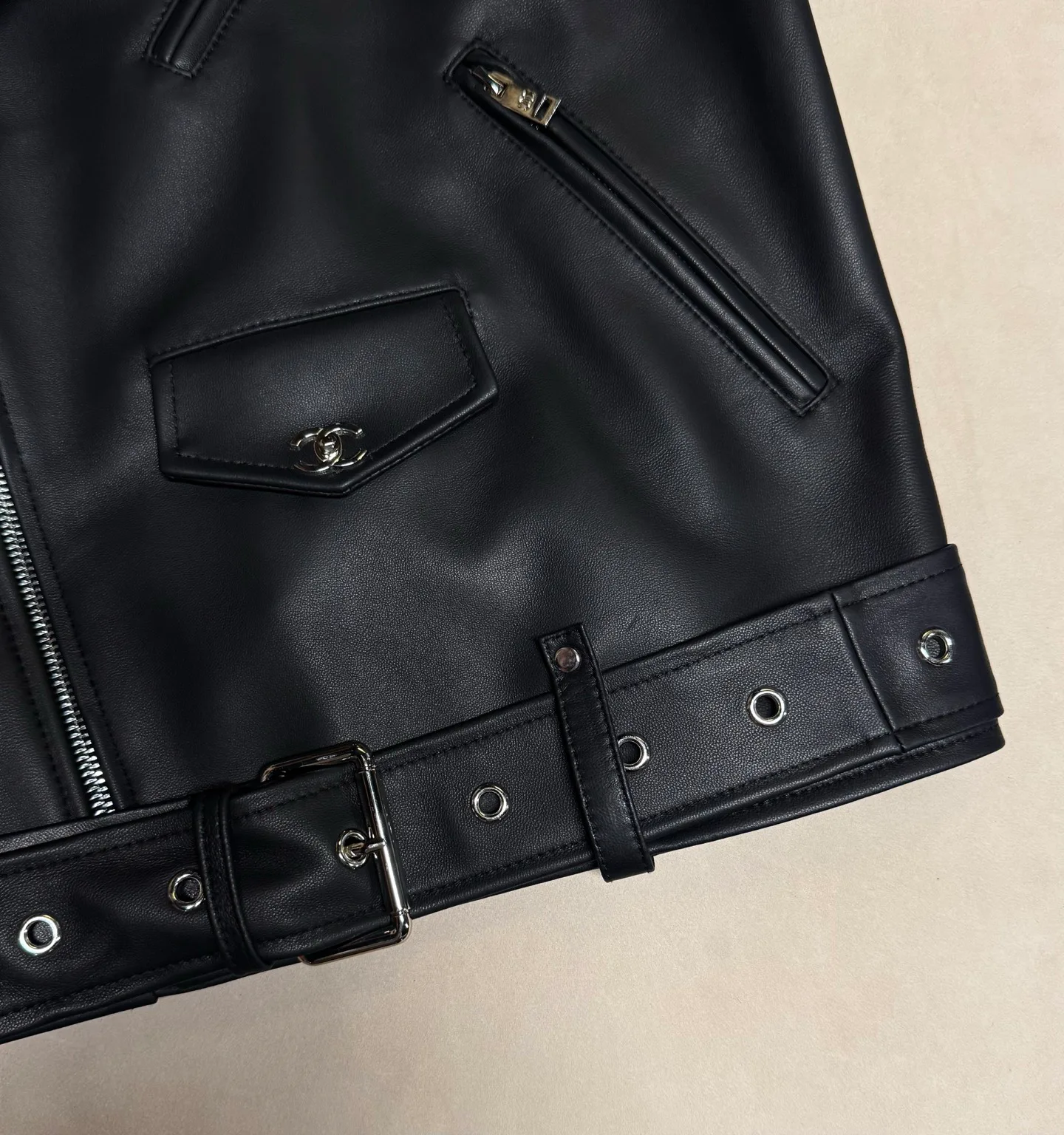 Кожаные Куртки И Дублёнки Женские Chanel 18358903