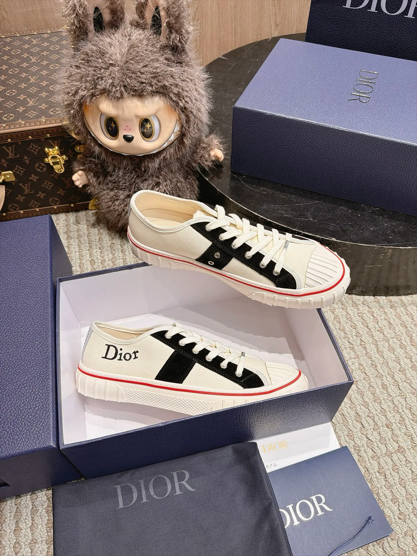 Кроссовки Женские Christian Dior 18039195