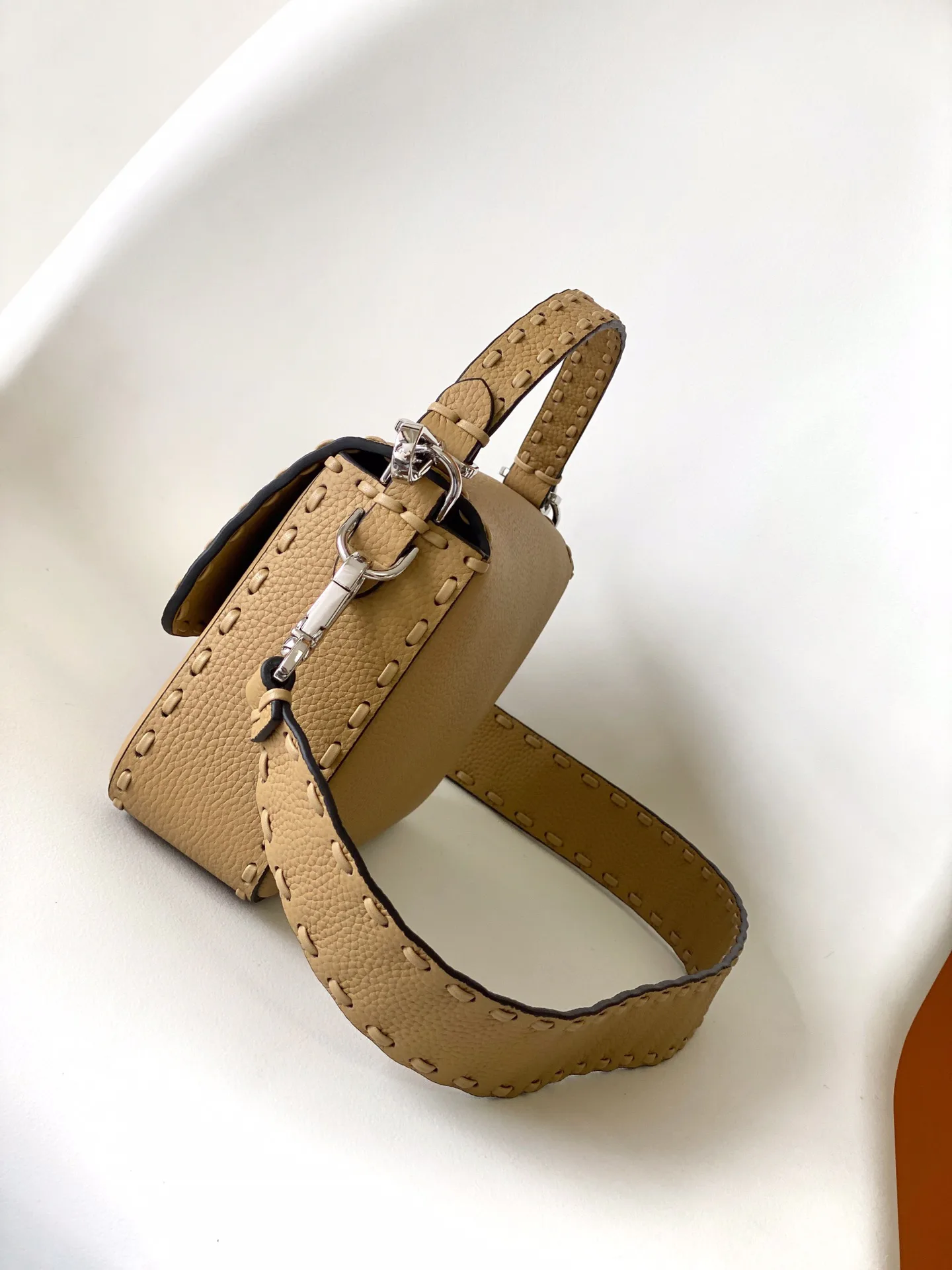 Классические Сумки Женские Fendi 12718240