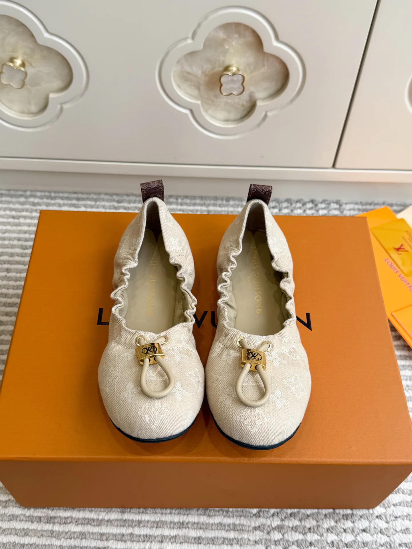 Балетки Женские Louis Vuitton 18414280