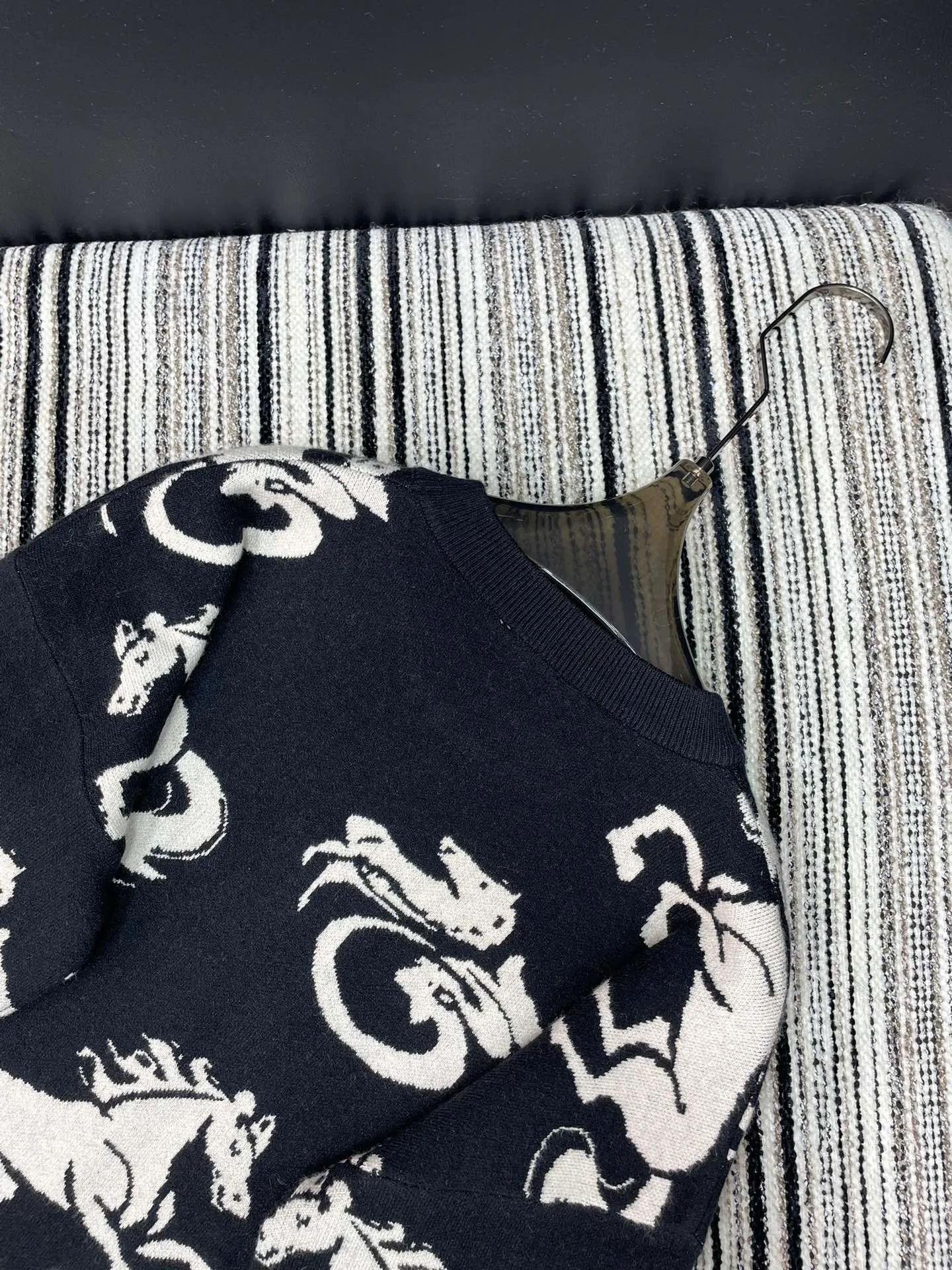 Джемперы И Свитеры Женские Chanel 1024078