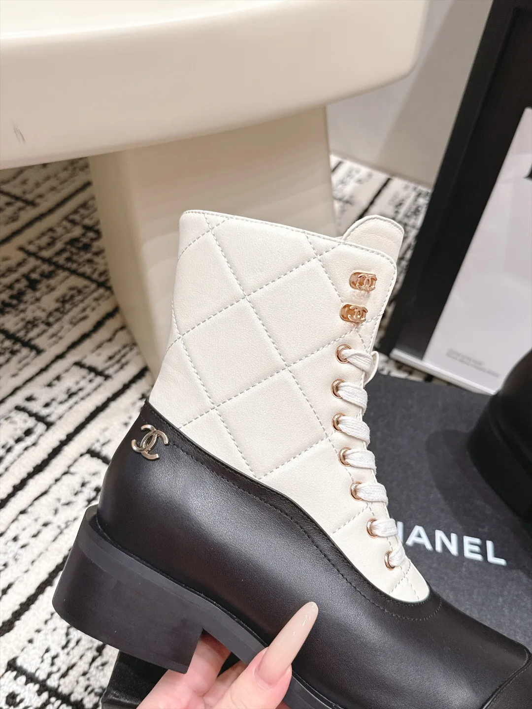Ботинки Женские Chanel 18497865
