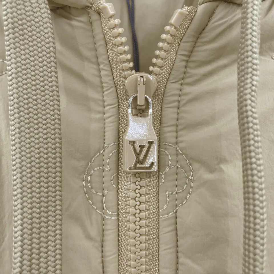 Куртки И Пуховики Женские Louis Vuitton 1277250