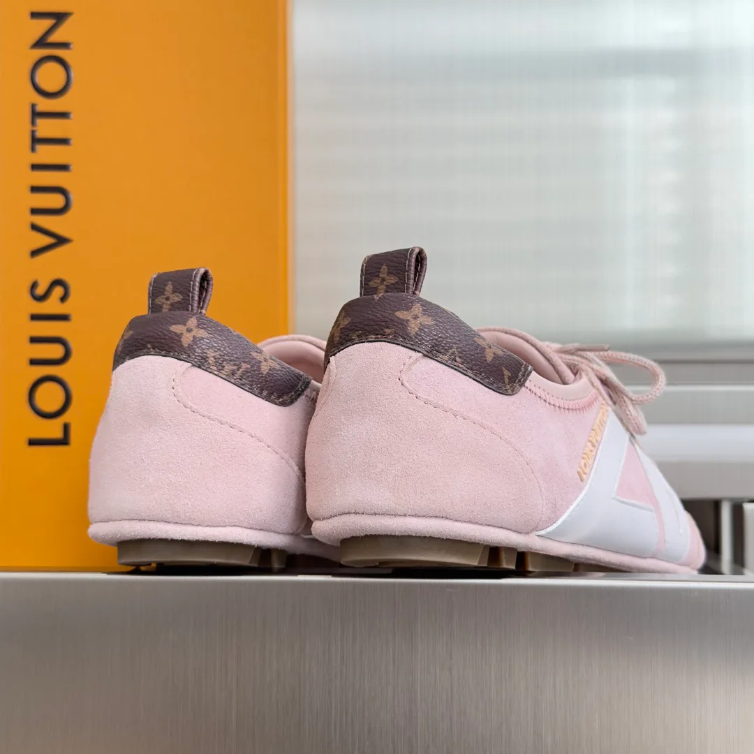 Кроссовки Женские Louis Vuitton 17780687
