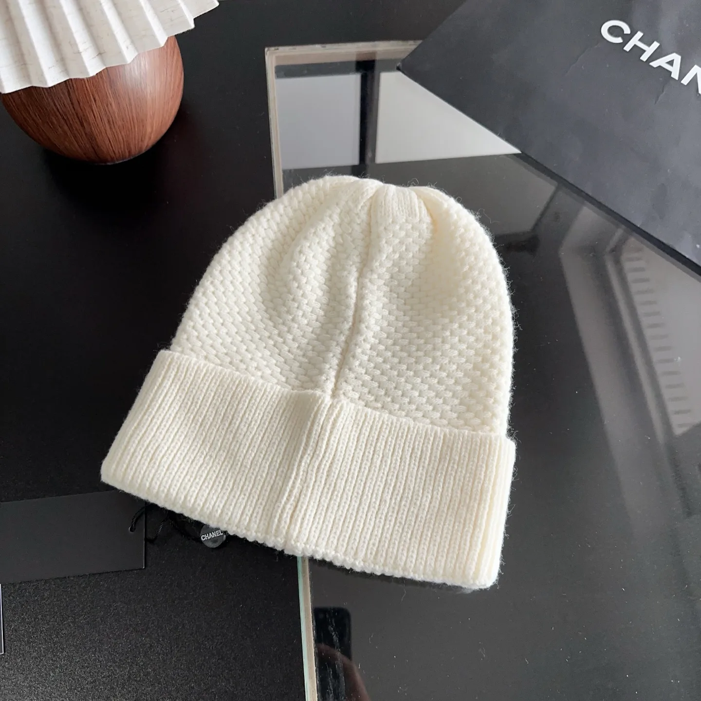 Головные Уборы Chanel 18105669