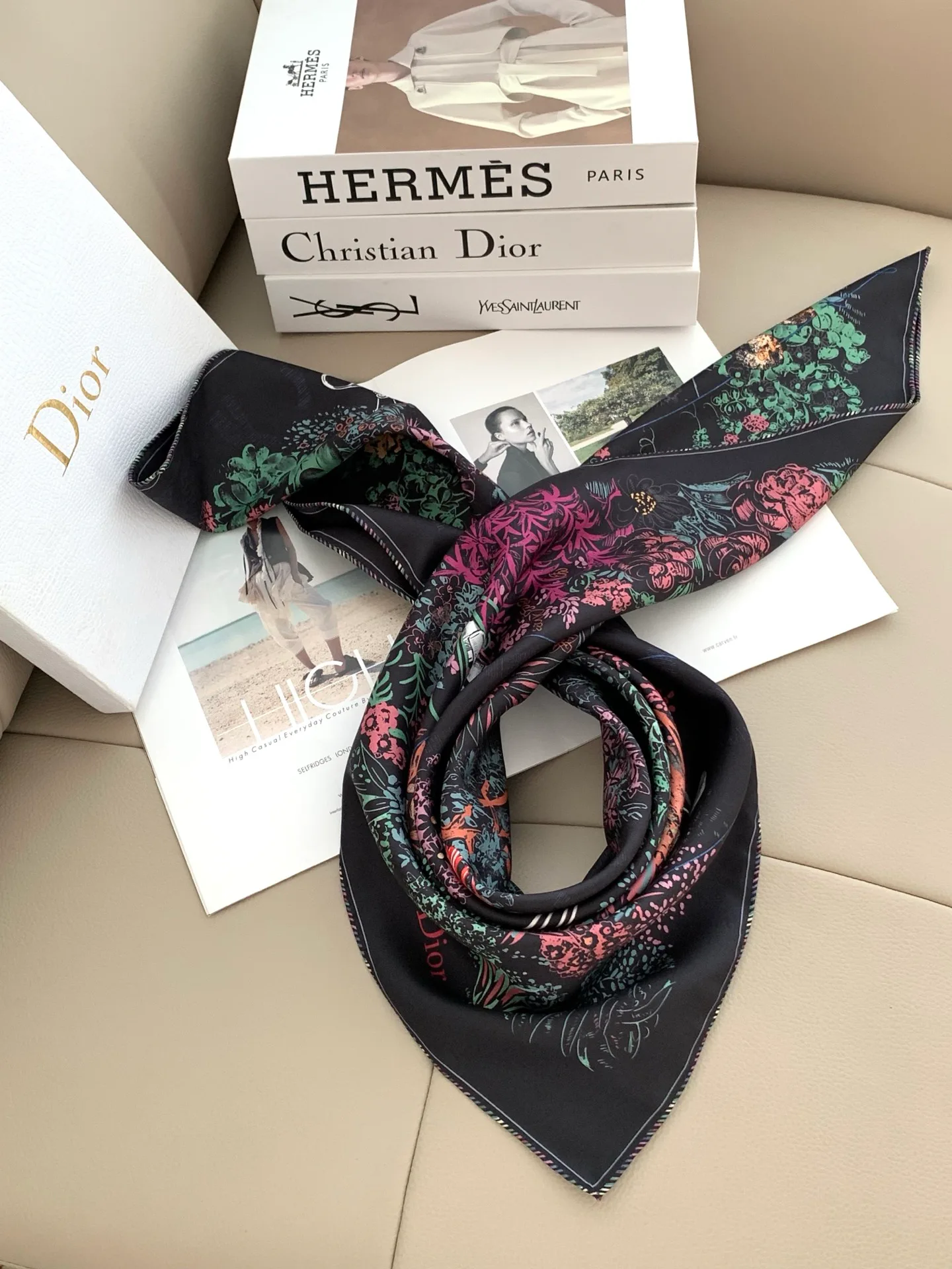 Платки Christian Dior 18476563