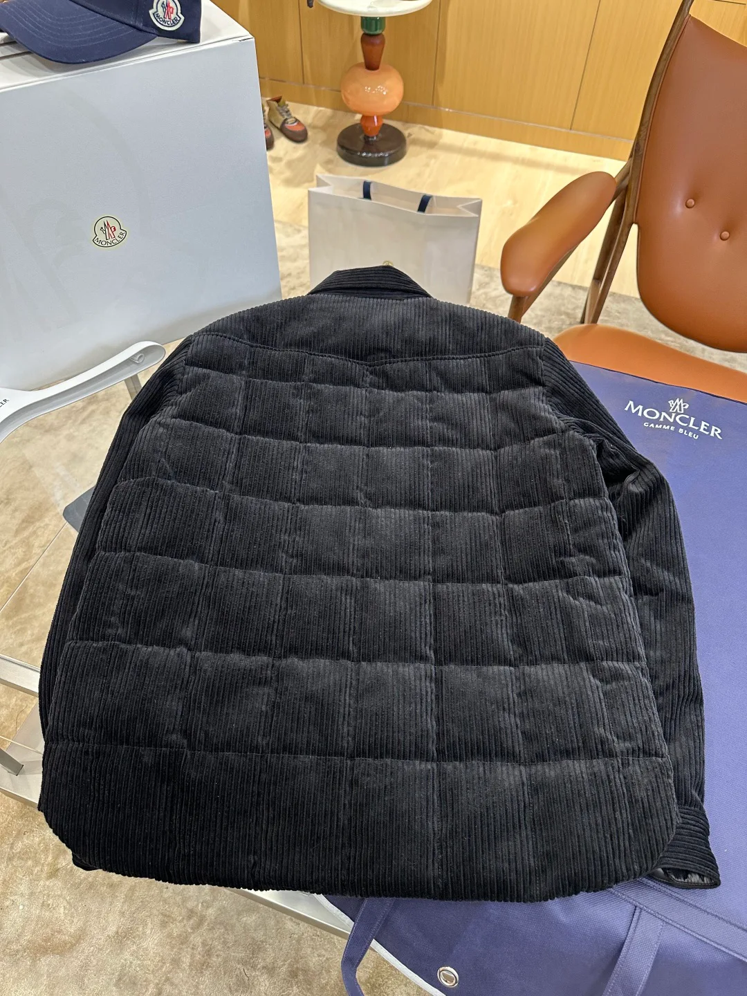 Куртки И Пуховики Мужские Moncler 18209781