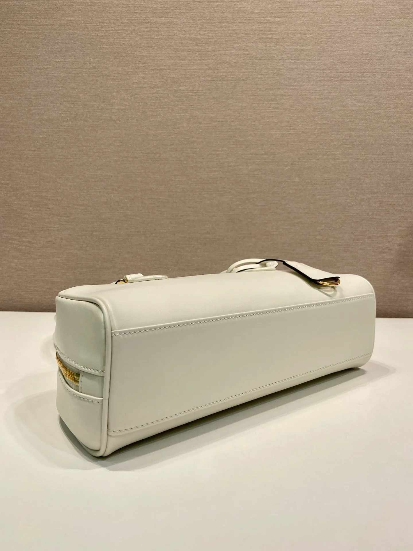 Классические Сумки Женские Prada 17278494