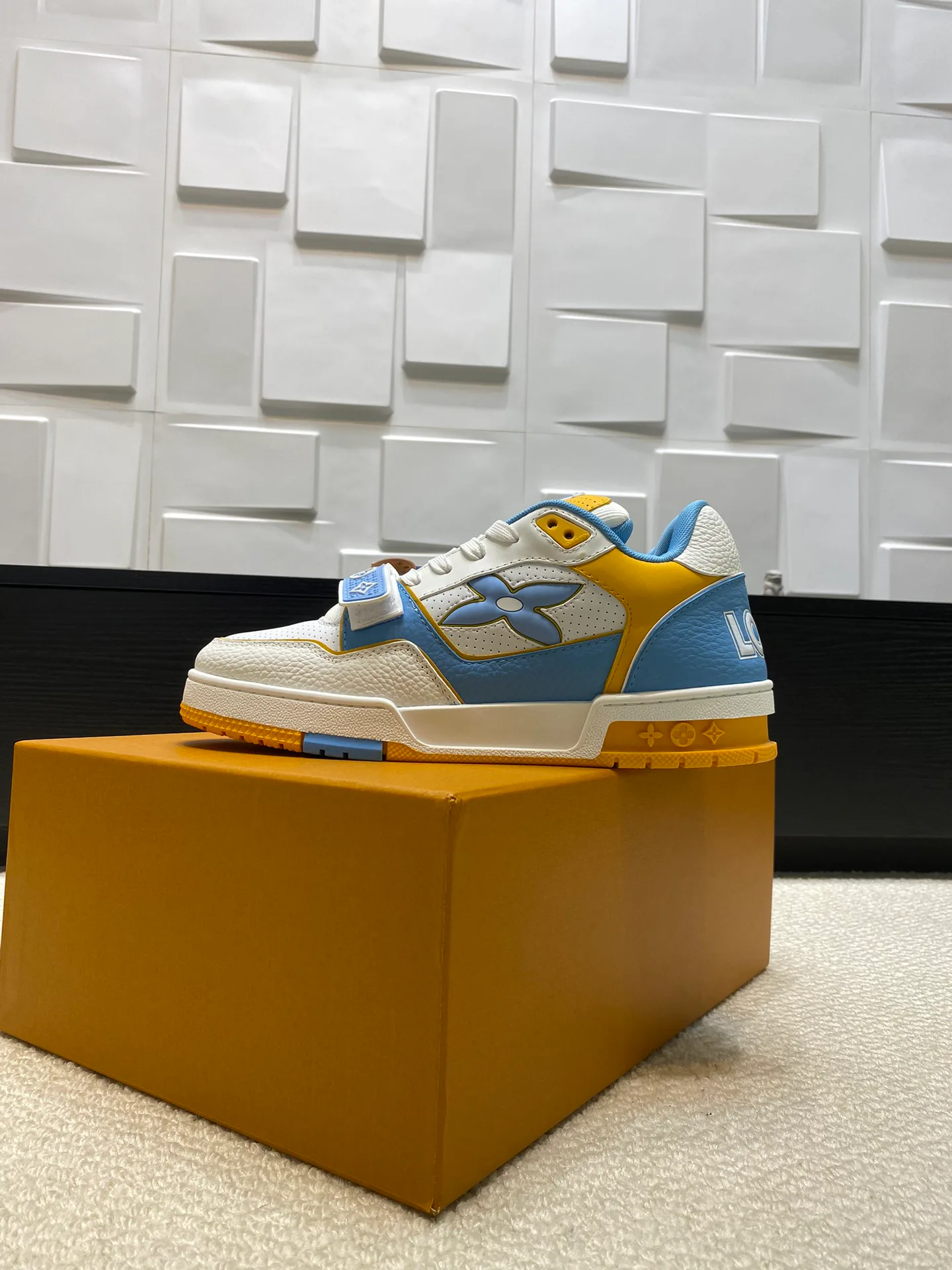 Кроссовки Мужские Louis Vuitton 5058050