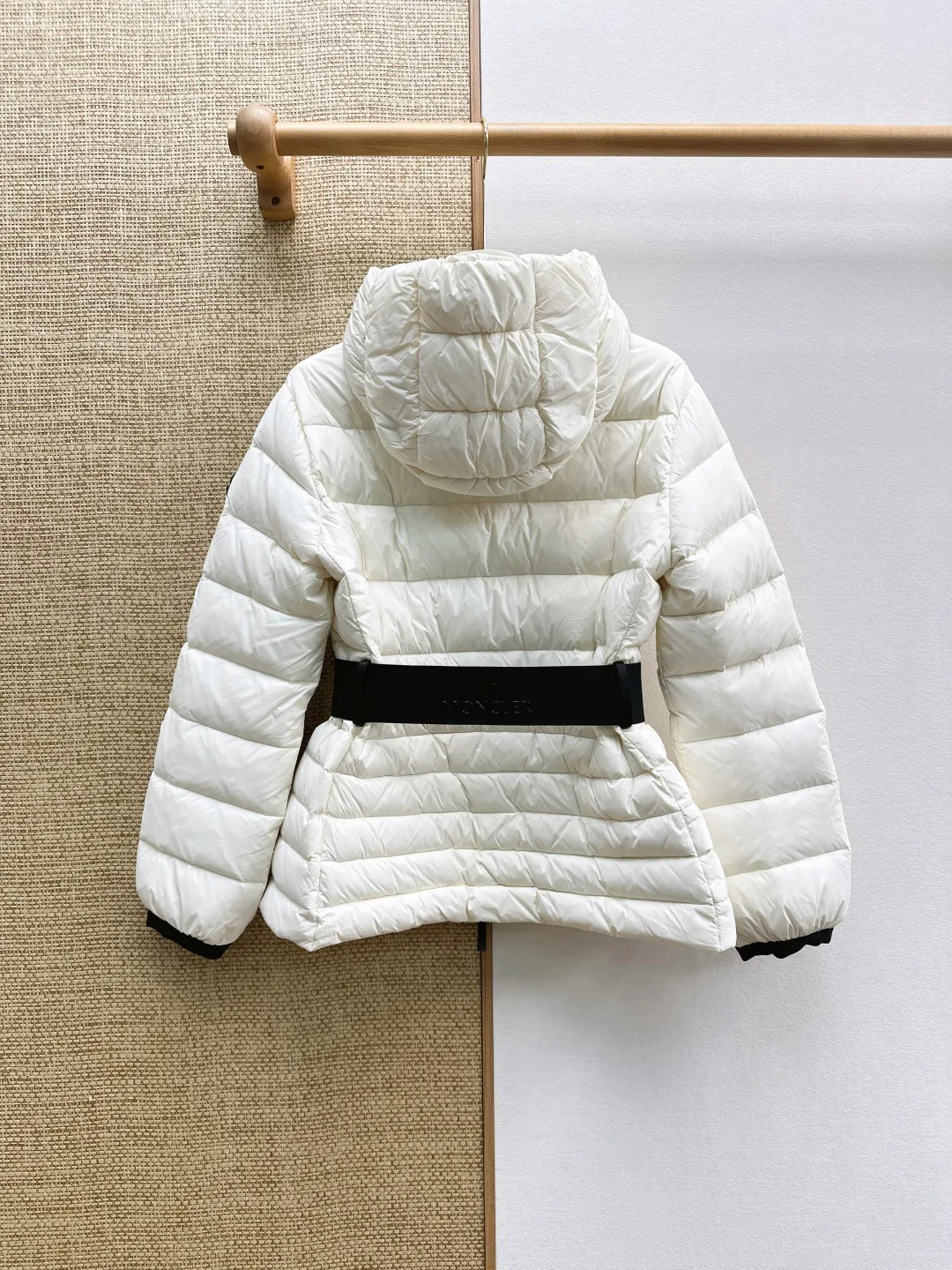 Куртки И Пуховики Женские Moncler 18345001