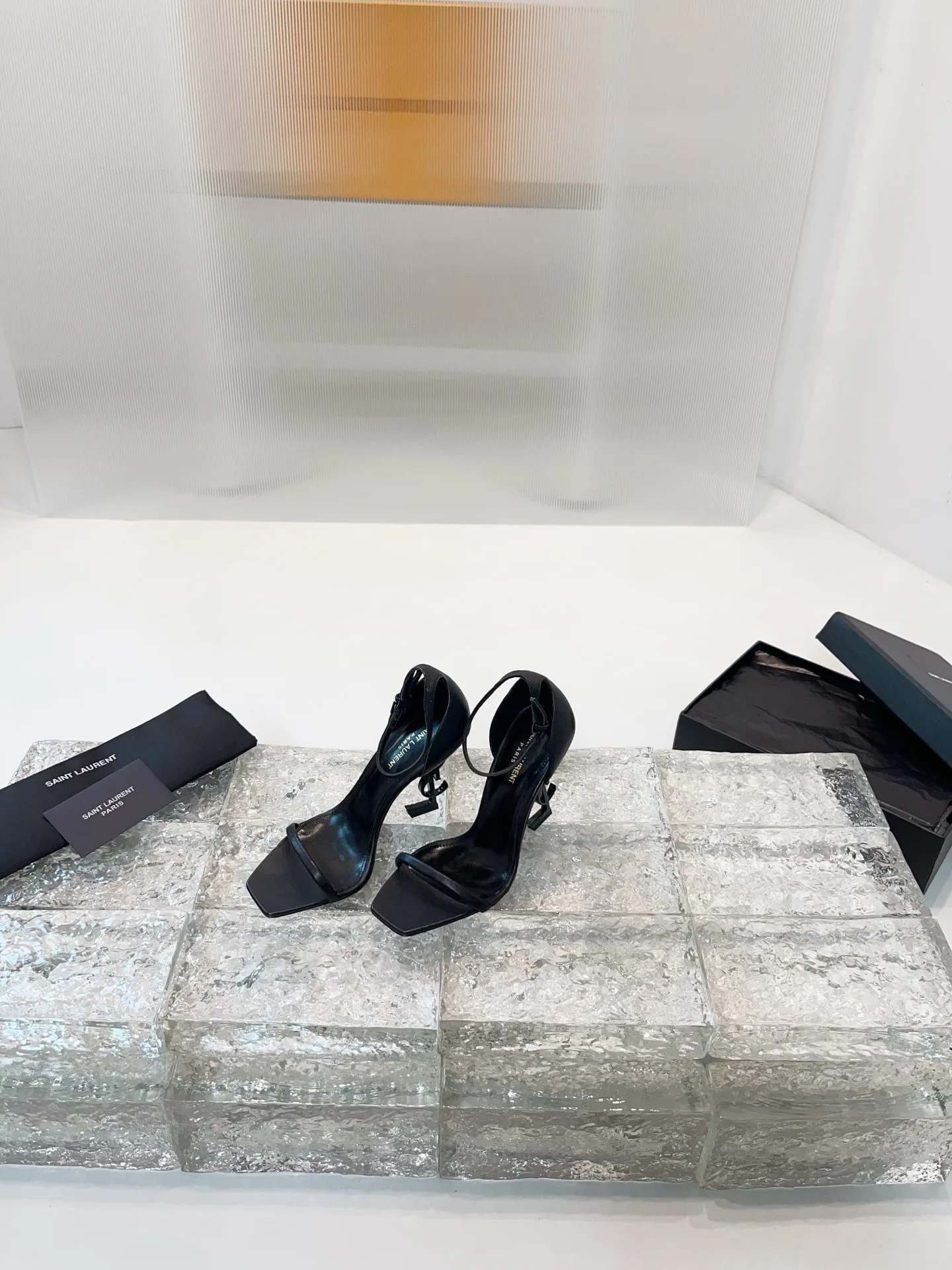 Босоножки Женские Saint Laurent 11278434