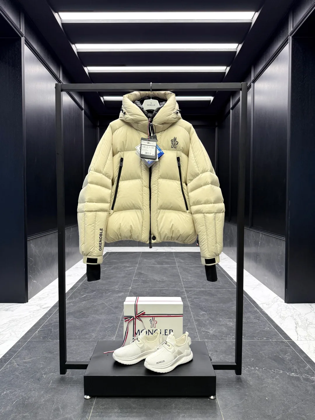 Куртки И Пуховики Мужские Moncler 938691