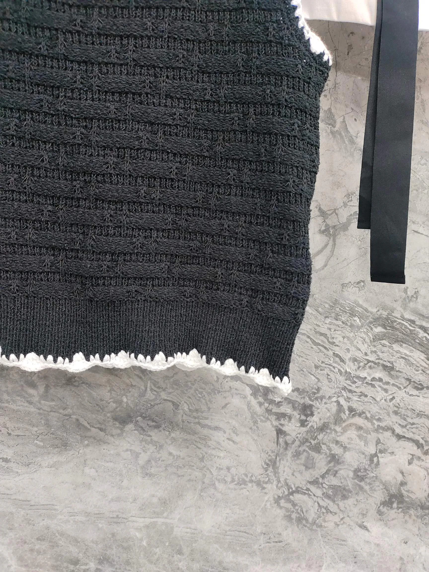 Жилеты Женские Chanel 10035989