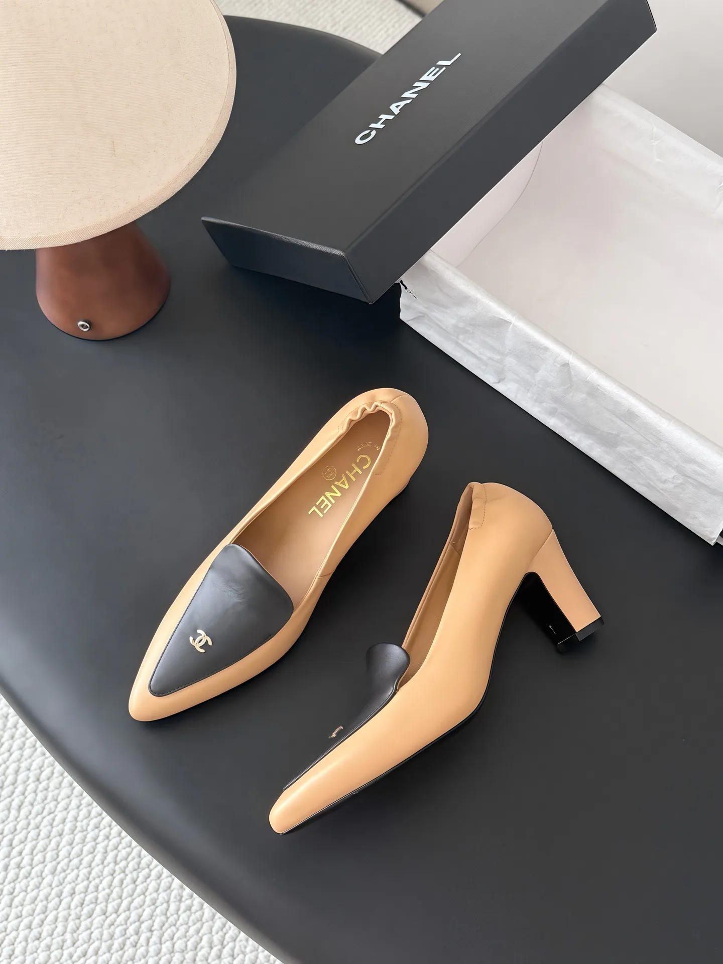 Туфли Женские Chanel 18053692