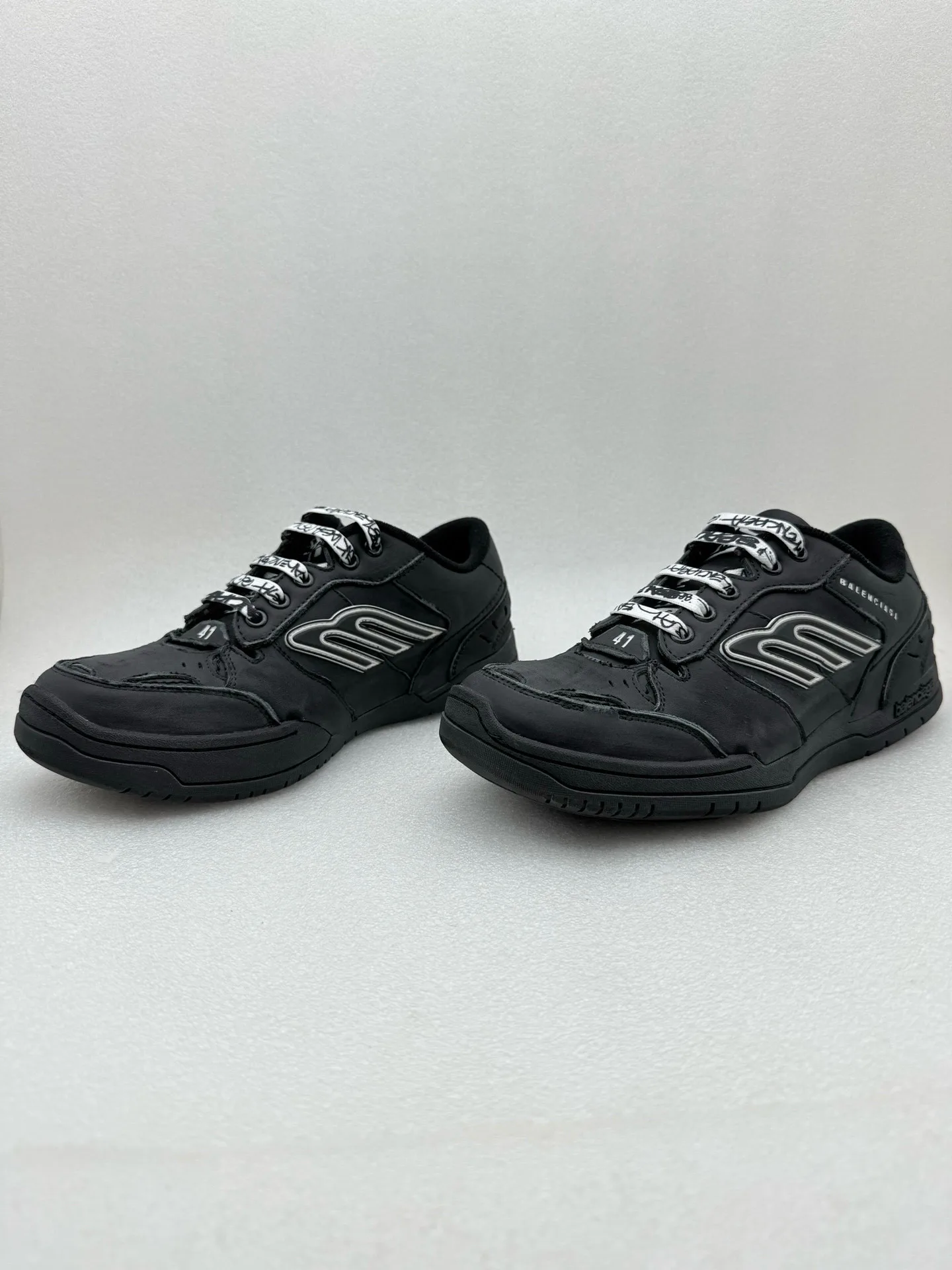 Кроссовки Женские Balenciaga 18589186