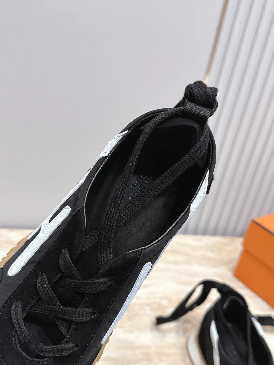 Кроссовки Женские Hermes 17490972