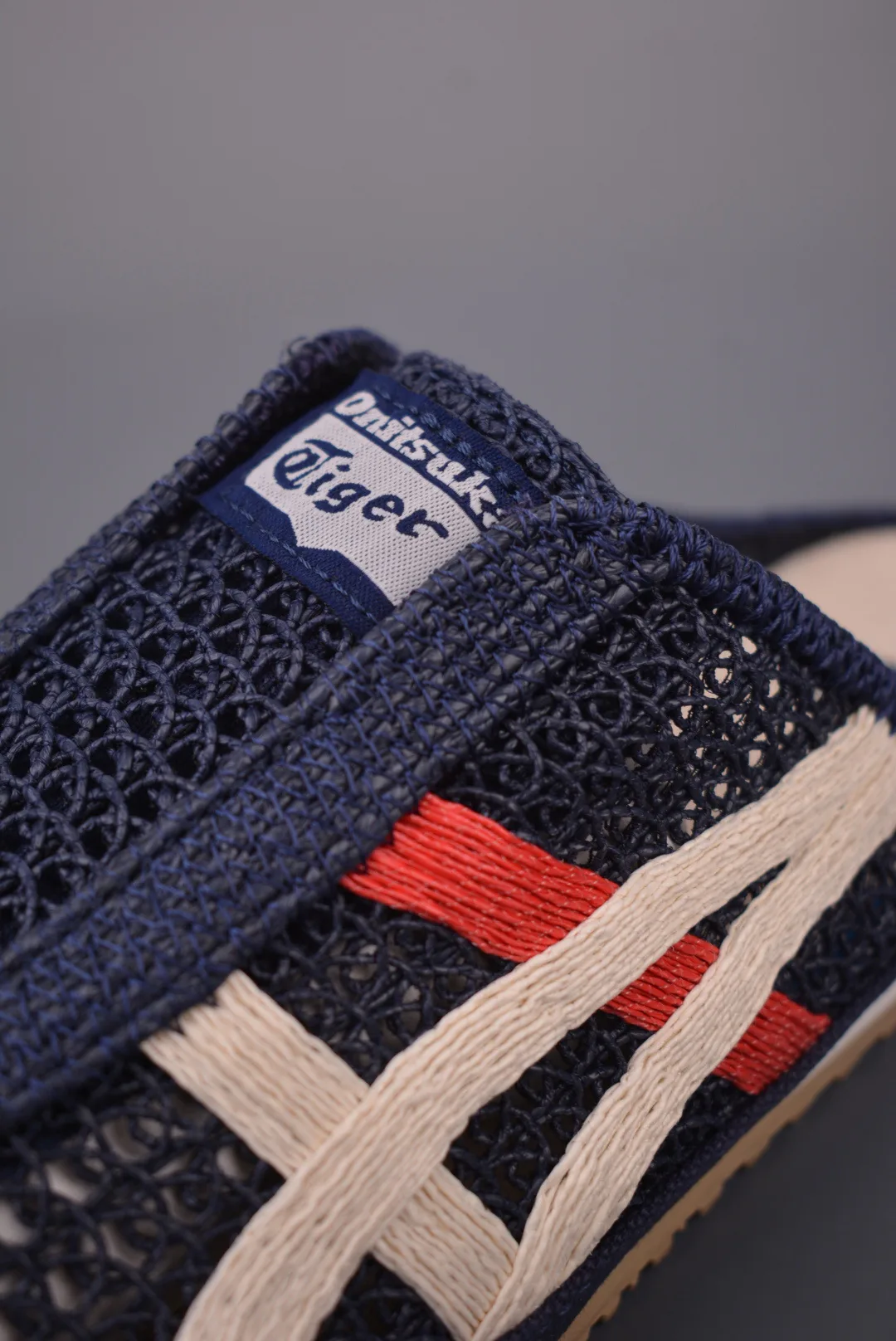 Кроссовки Женские Asics 17182621