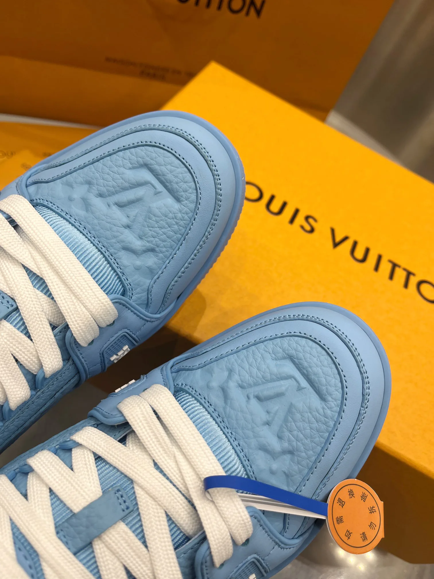 Кроссовки Женские Louis Vuitton 19073378