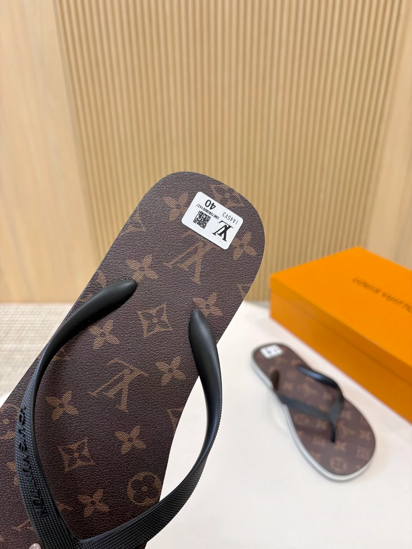 Шлепанцы Женские Louis Vuitton 18025534
