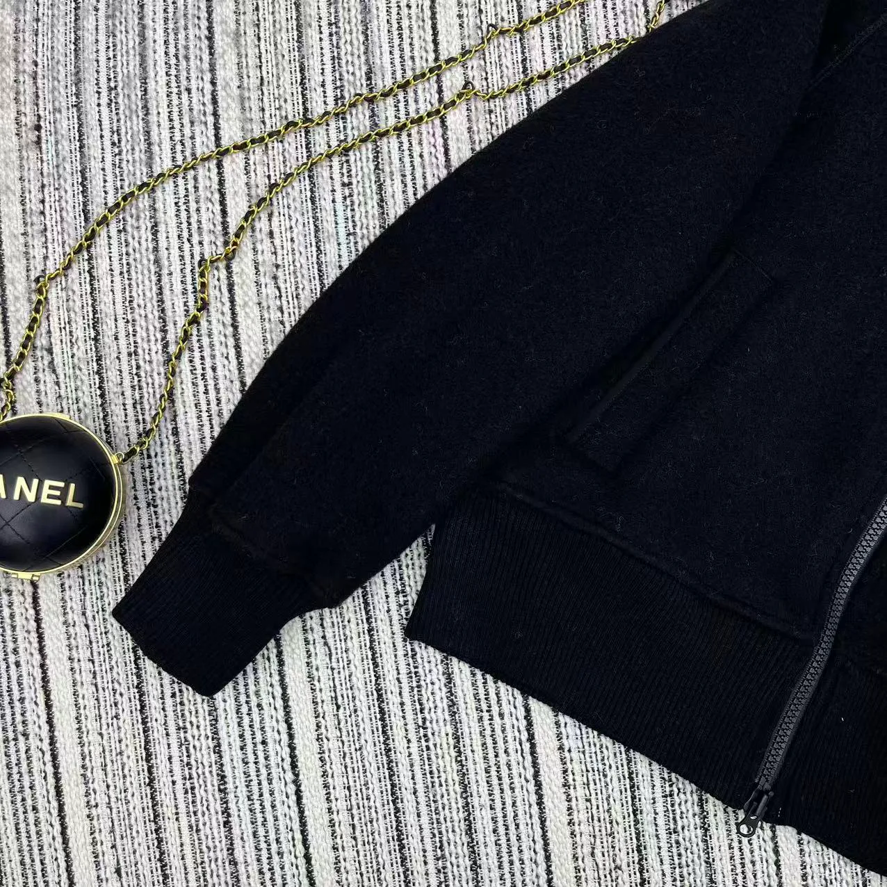 Куртки И Пуховики Женские Canada Goose 611656