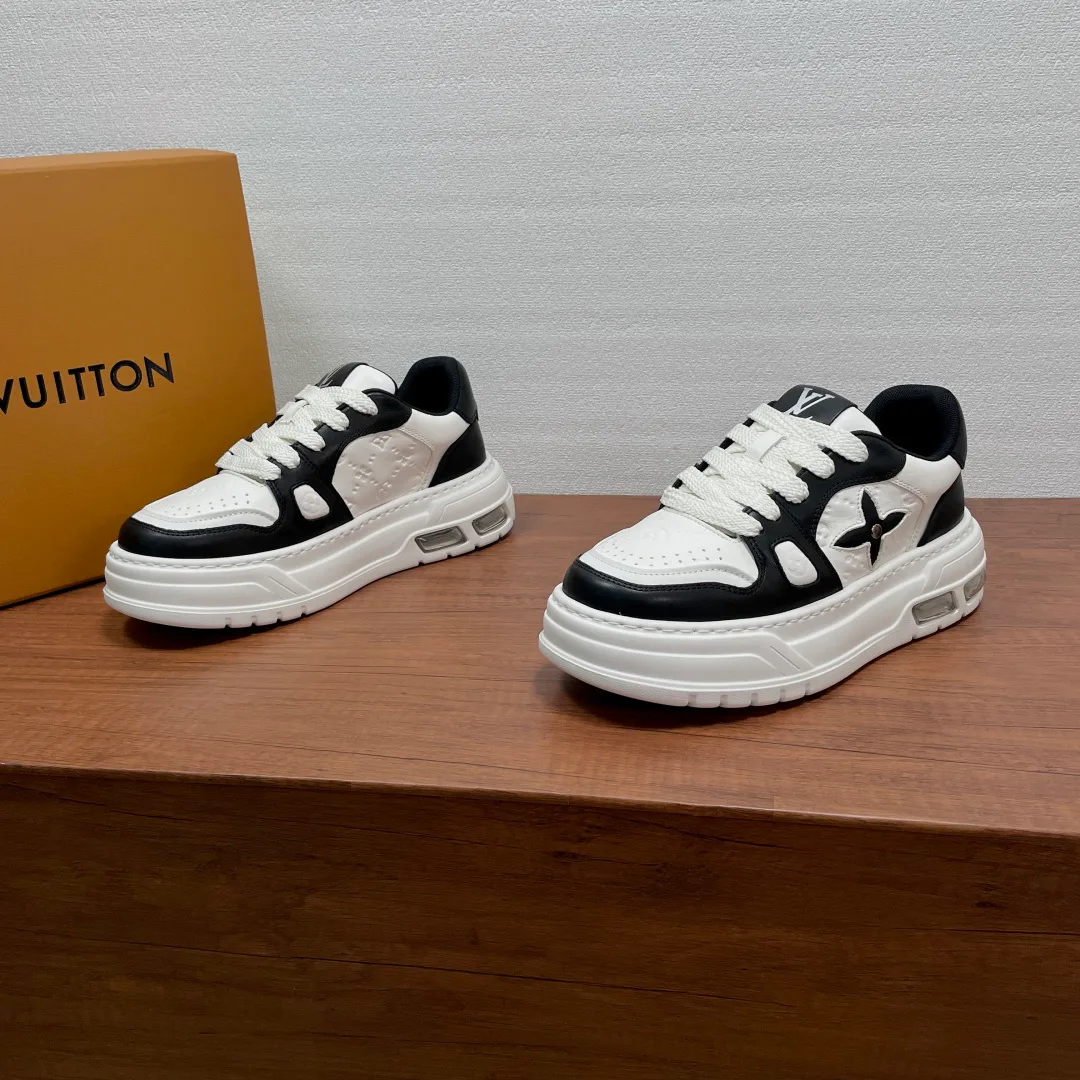 Кроссовки Мужские Louis Vuitton 18697584