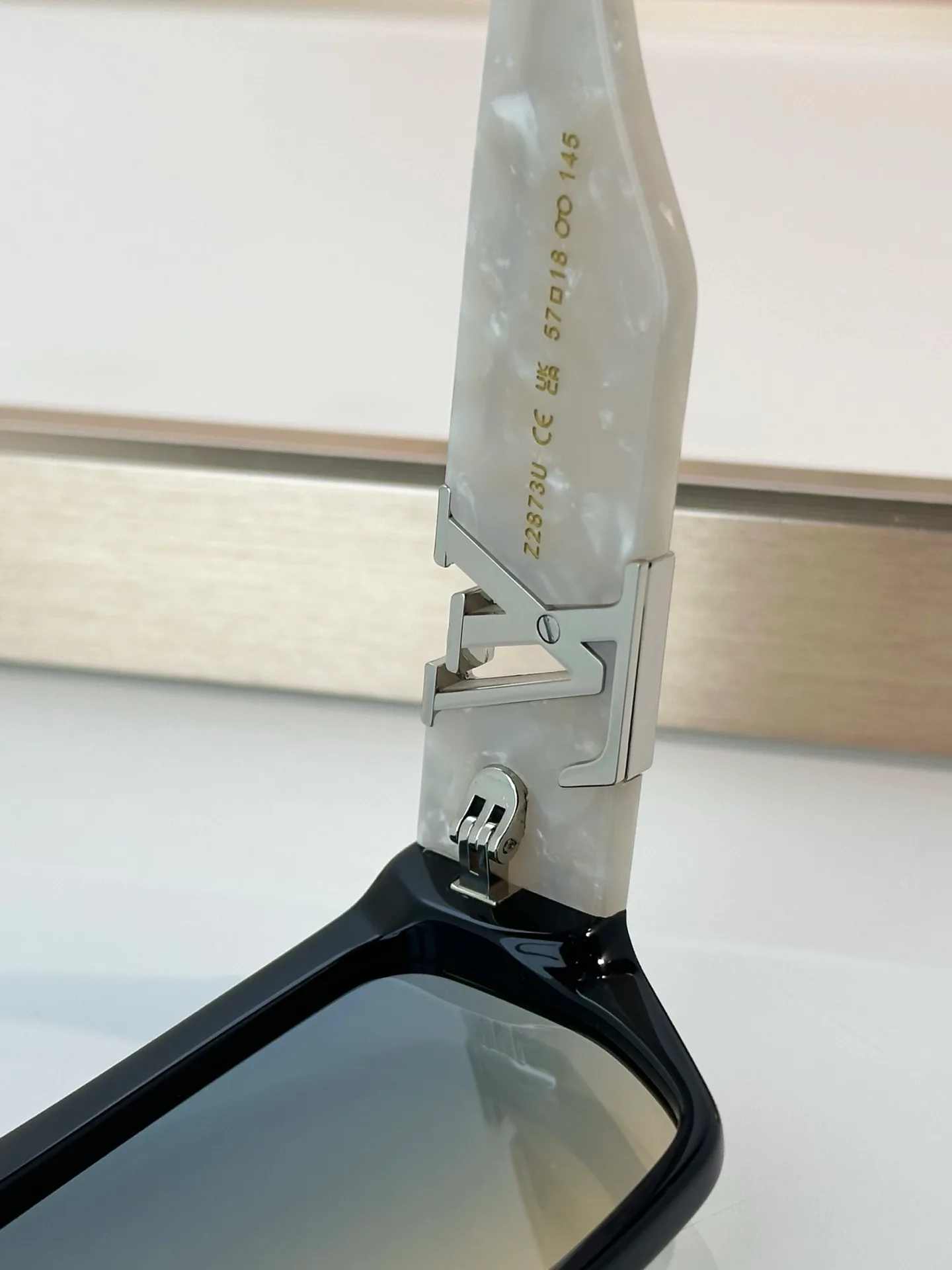 Очки Louis Vuitton 17374946