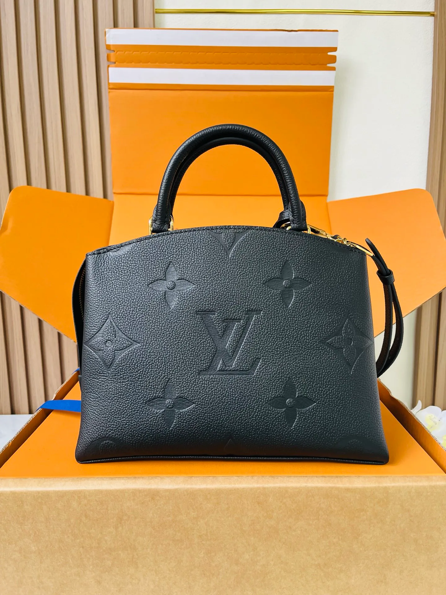 Классические Сумки Женские Louis Vuitton 12569319