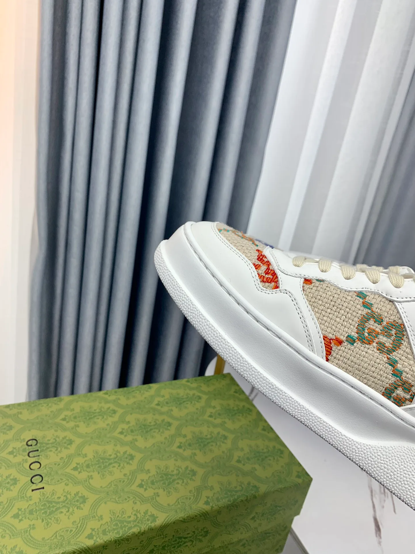 Кроссовки Женские Gucci 12227980