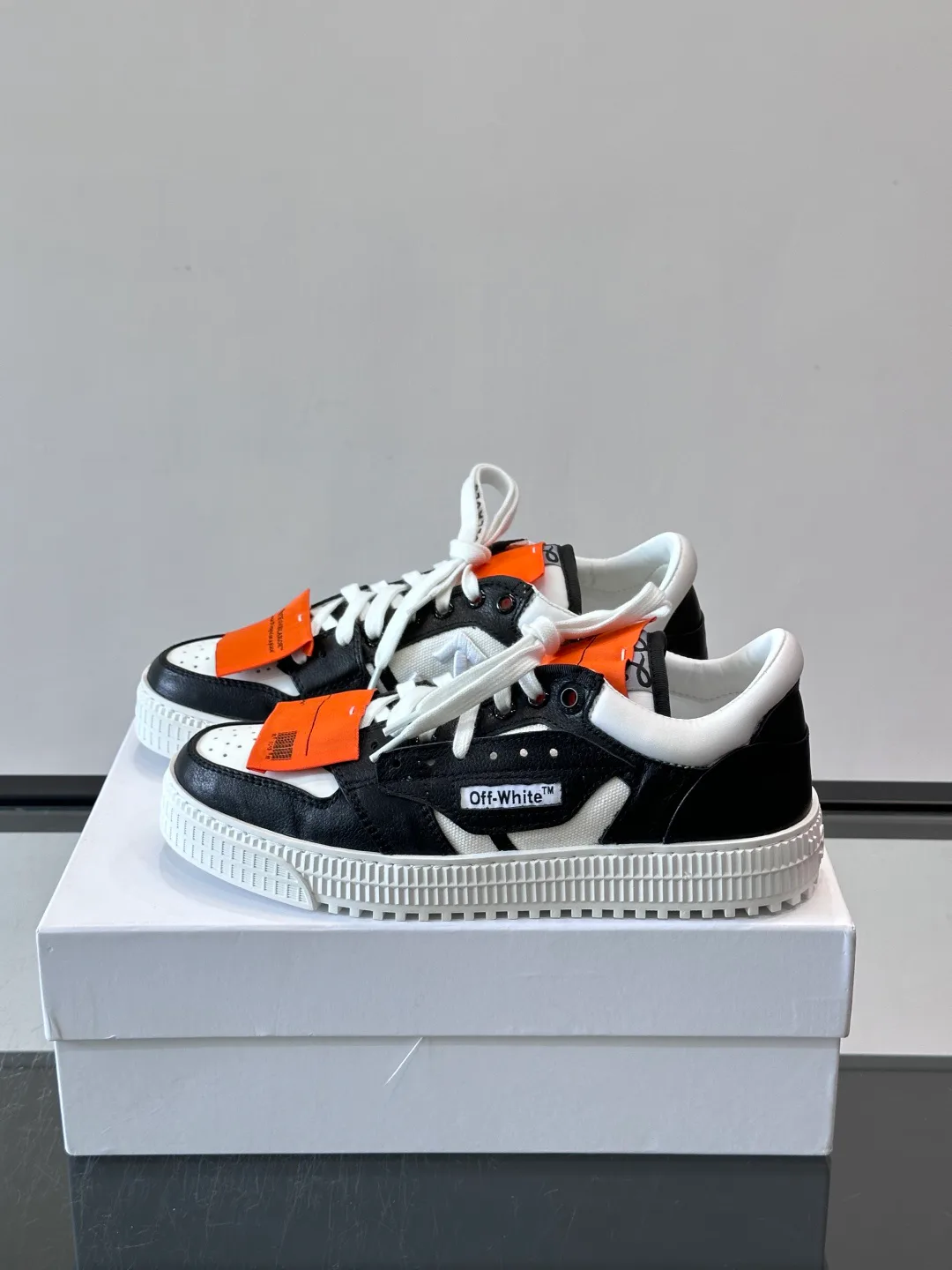 Кроссовки Женские Off-White 18102422
