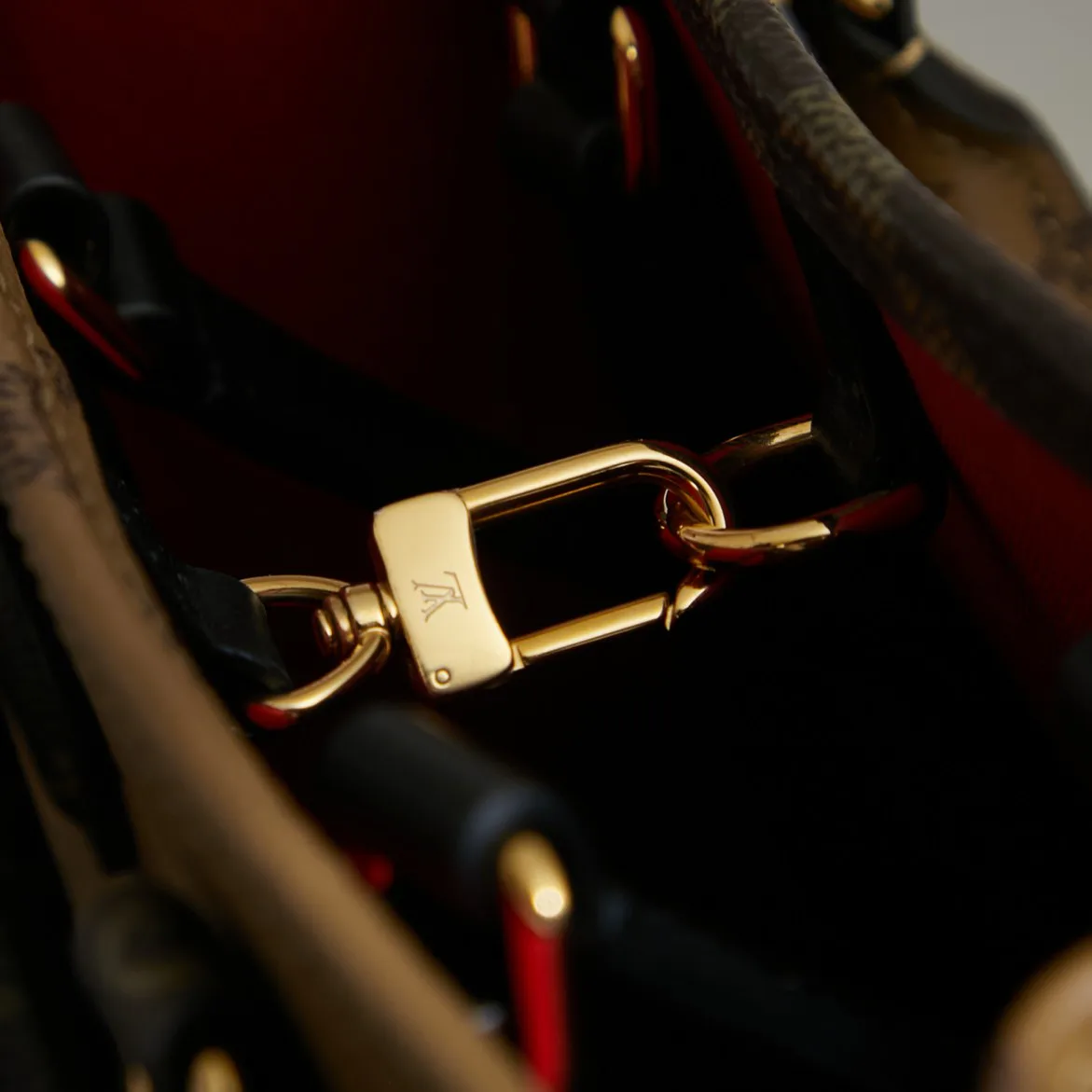 Сумки На Ремне Женские Louis Vuitton 690808