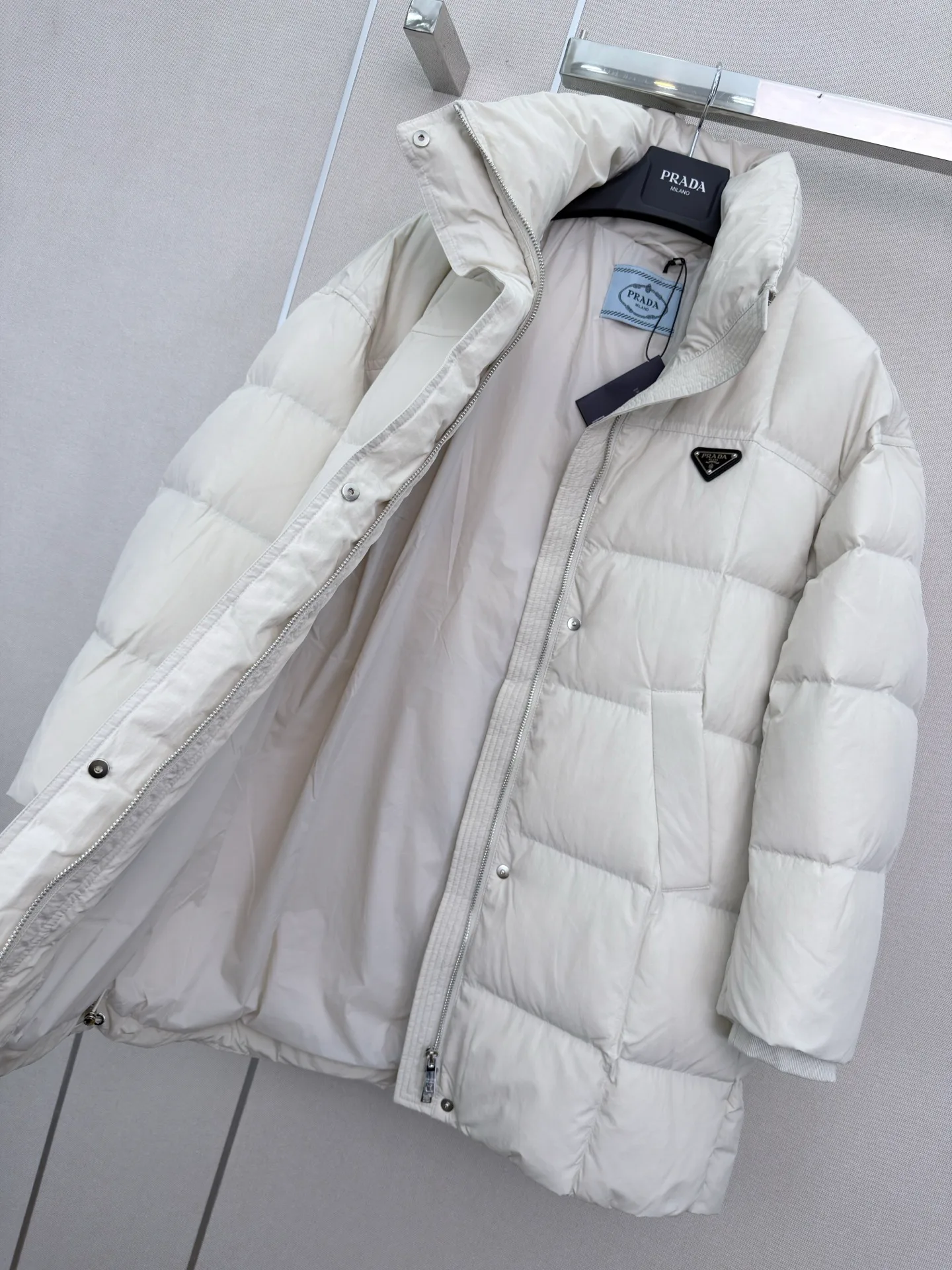 Куртки И Пуховики Женские Prada 18402406