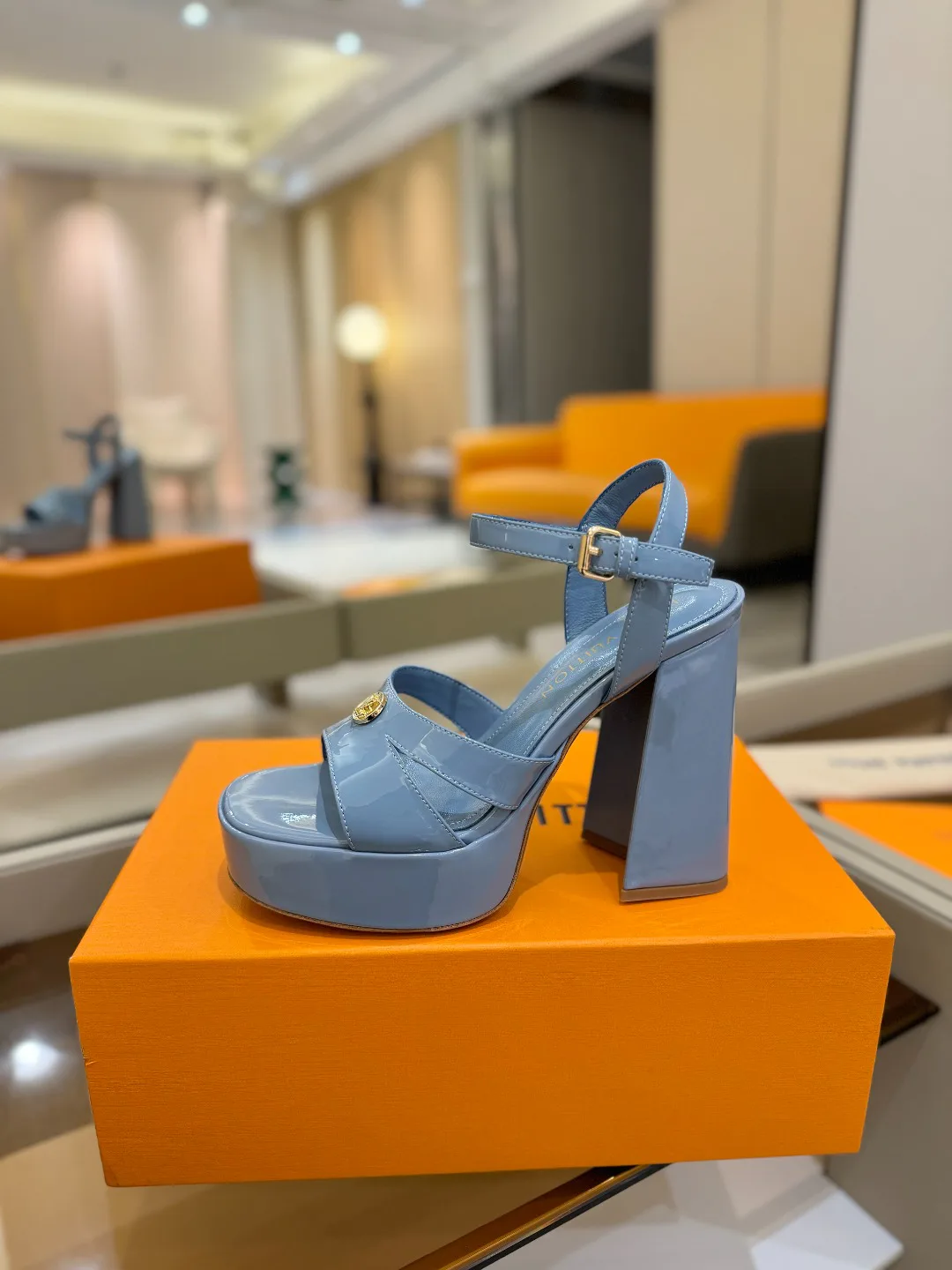 Босоножки Женские Louis Vuitton 10910212