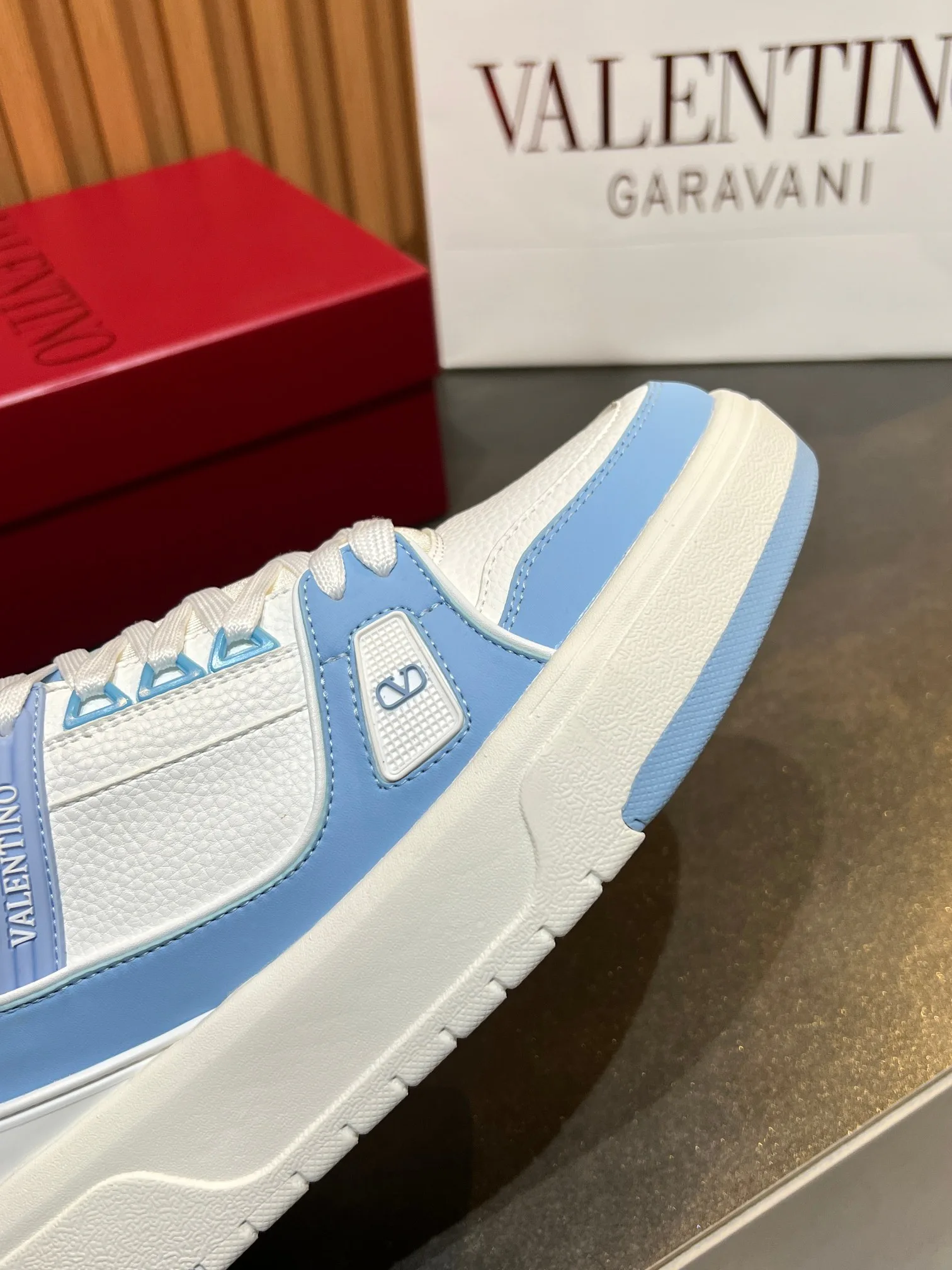 Кроссовки Женские Valentino 11575963