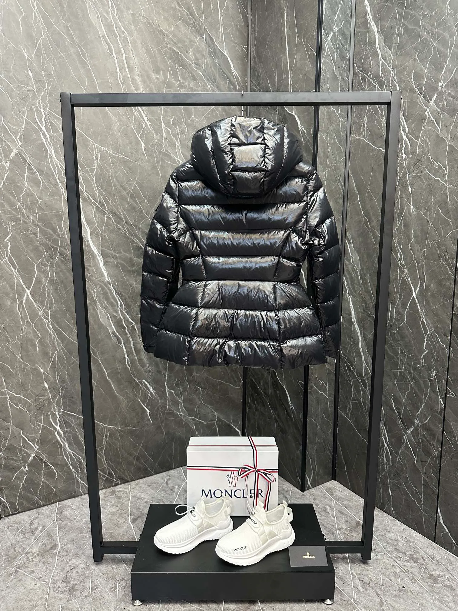 Куртки И Пуховики Женские Moncler 18722796