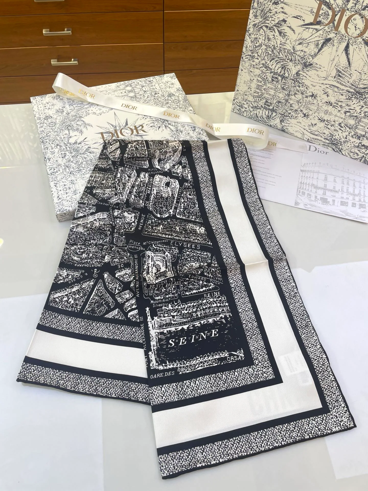 Платки Christian Dior 9886891